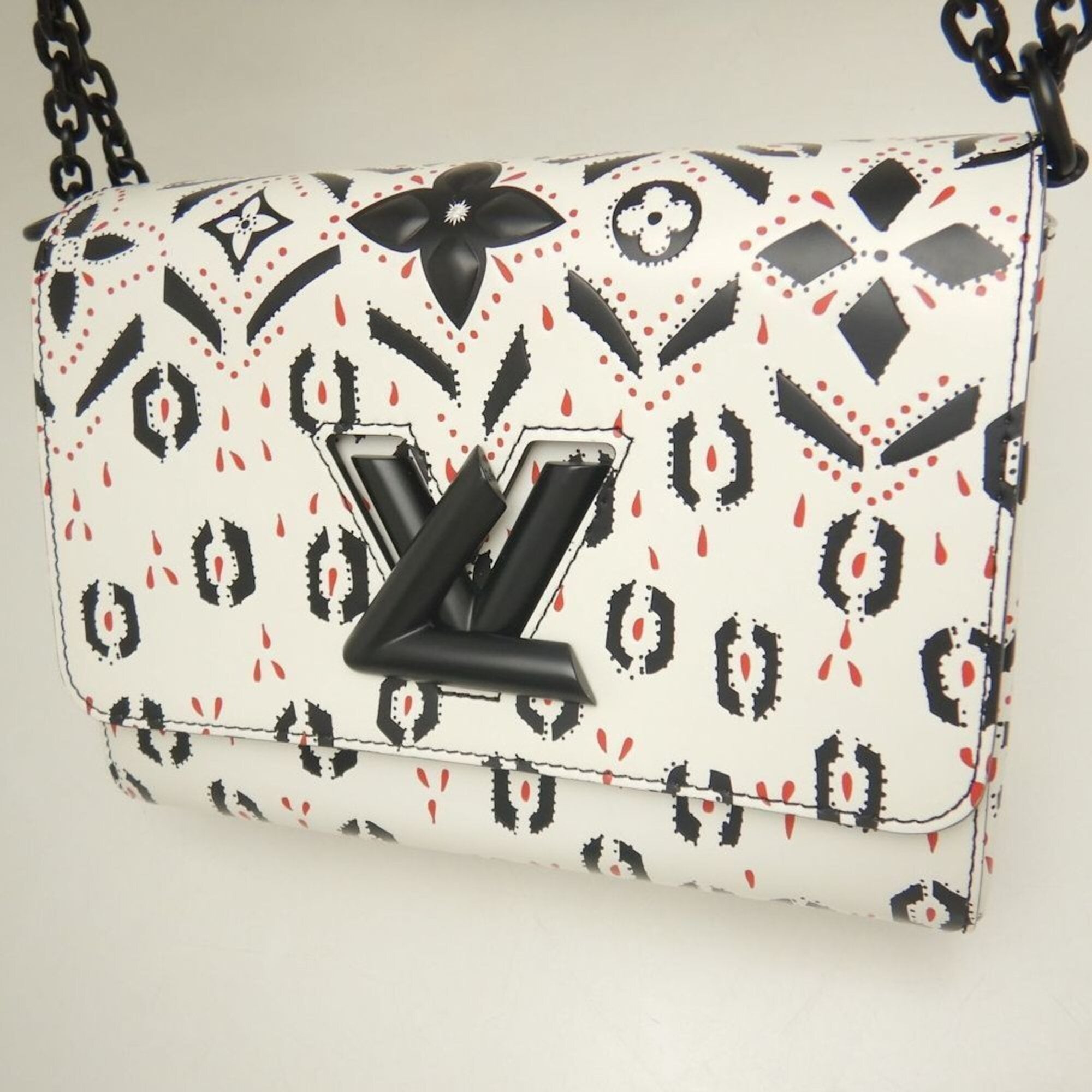Louis Vuitton Black White Leather Shoulder Bag (Pre-Owned)