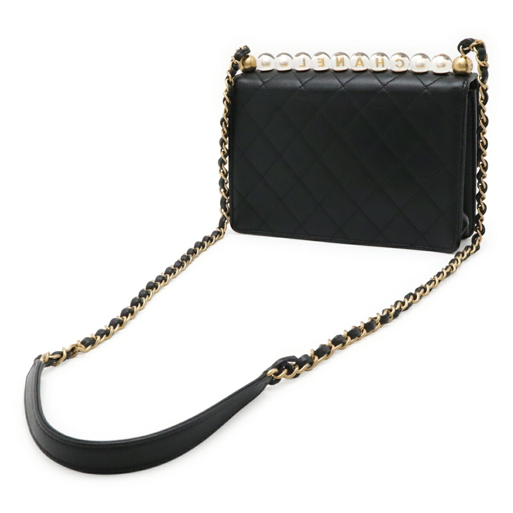 Chanel Black Leather Shoulder Bag (Pre-Owned)