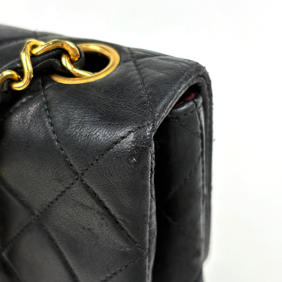 Chanel Black Leather Shoulder Bag (Pre-Owned)