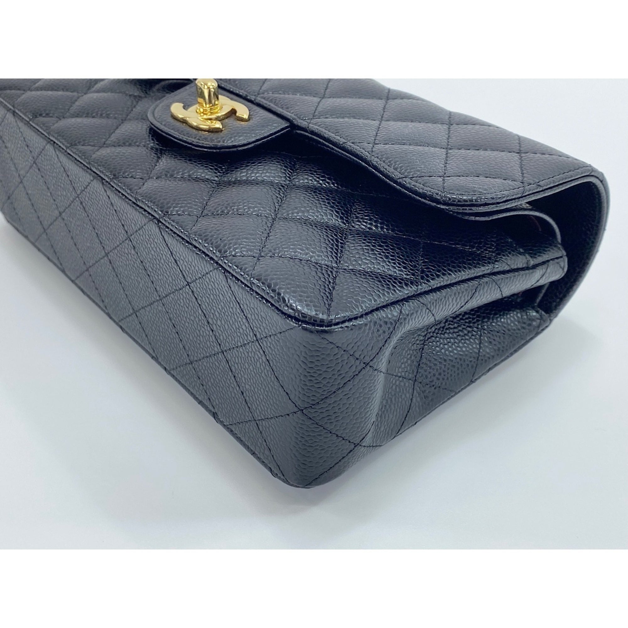 Chanel Matelasse Black Shoulder Bag (Pre-Owned)