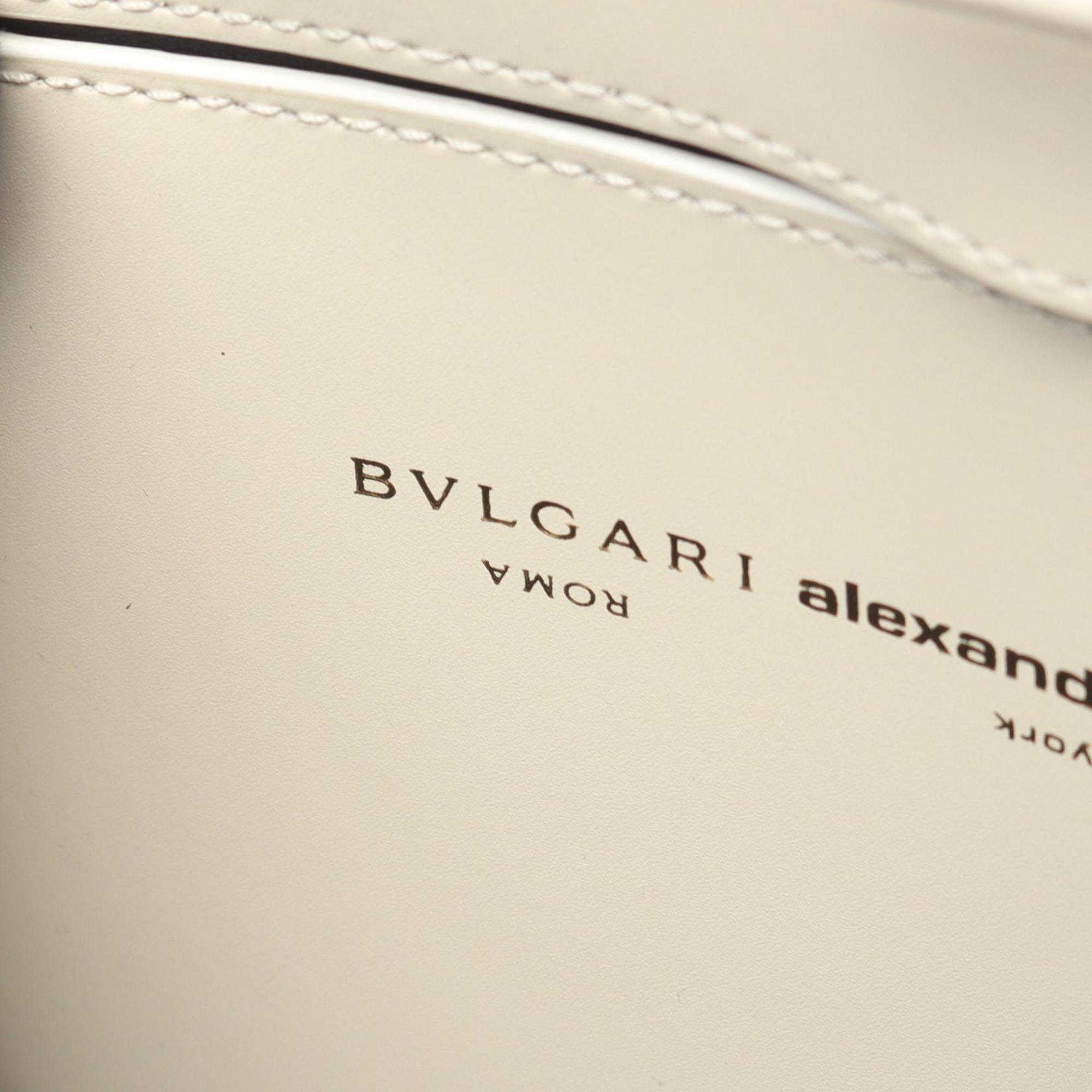 Bvlgari White Leather Handbag Tote Bag (Pre-Owned)
