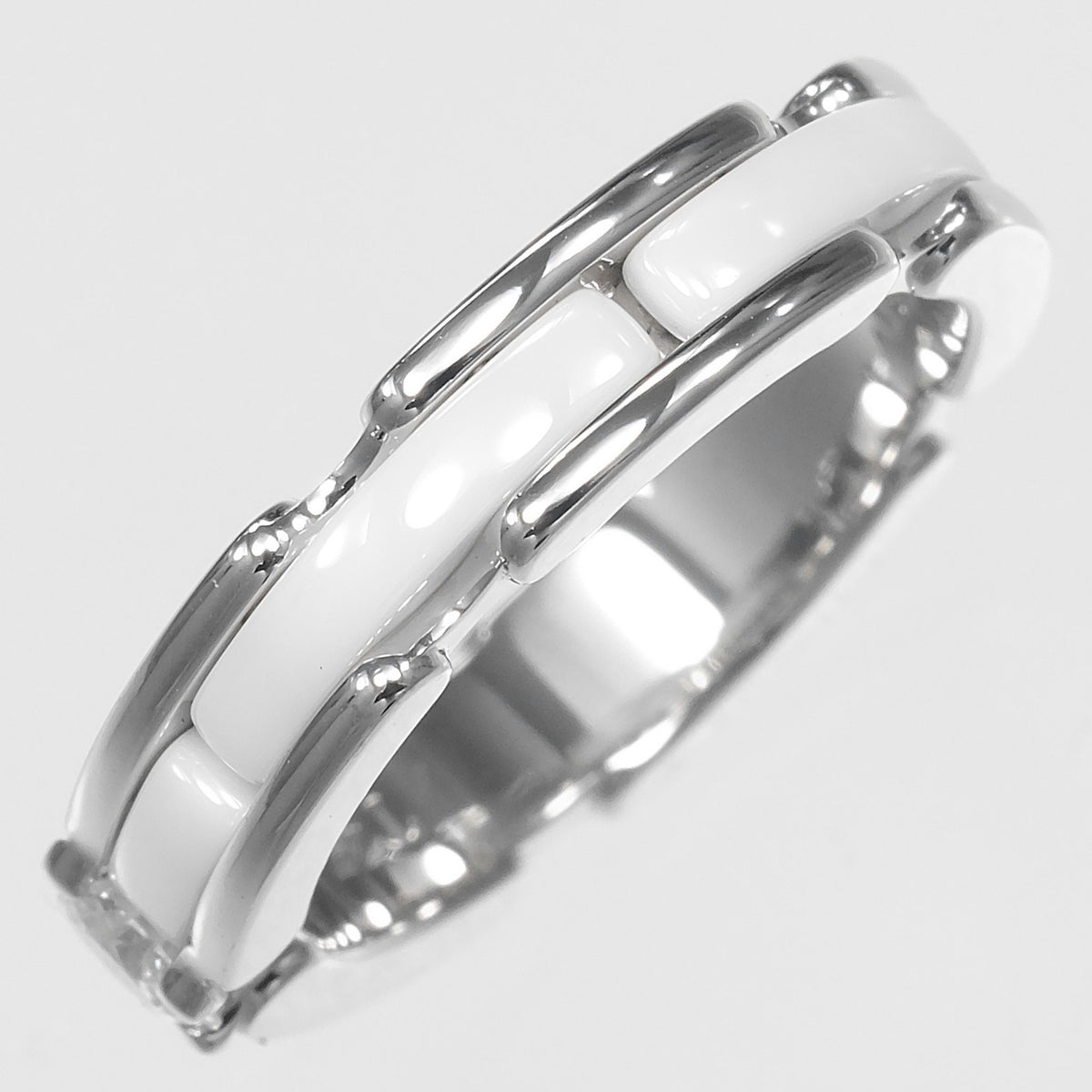 Chanel White Gold (18K) Ceramic Band Ring (Pre-Owned)
