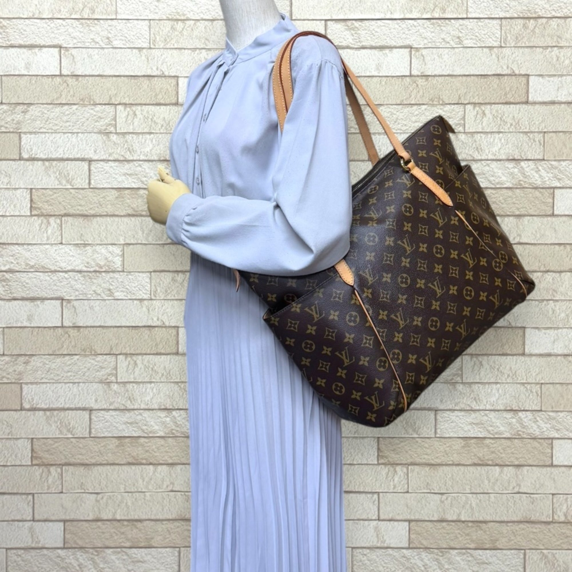 Louis Vuitton Monogram Brown Monogram Tote Bag (Pre-Owned)