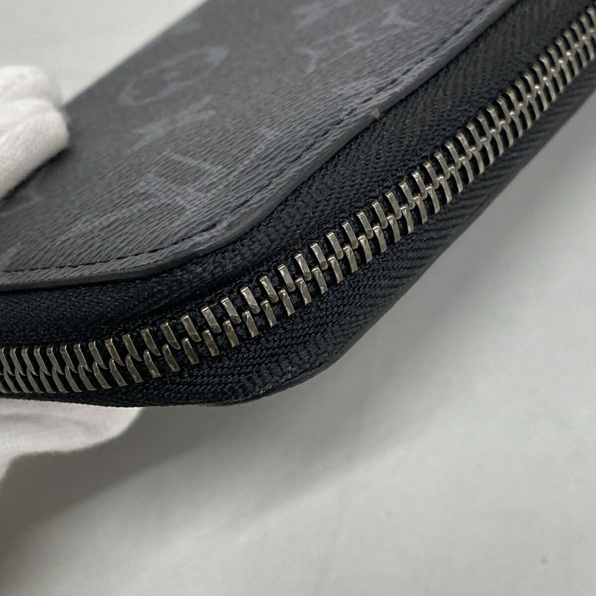 Louis Vuitton Black Long Wallet (Bi-Fold) (Pre-Owned)
