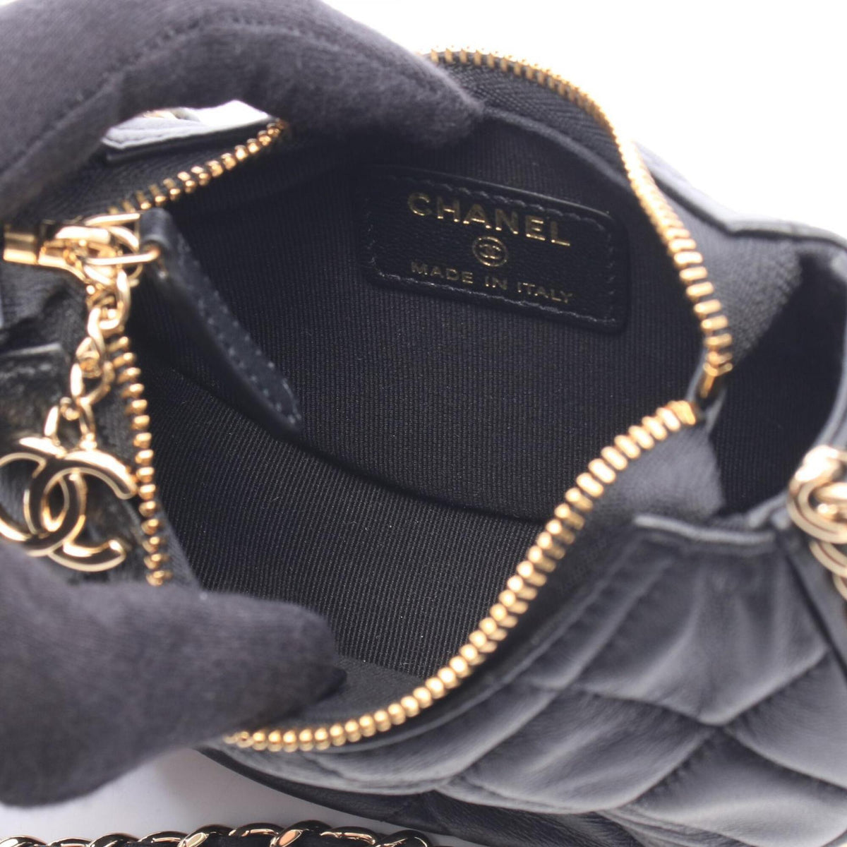Chanel Black Leather Handbag Shoulder Bag (Pre-Owned)