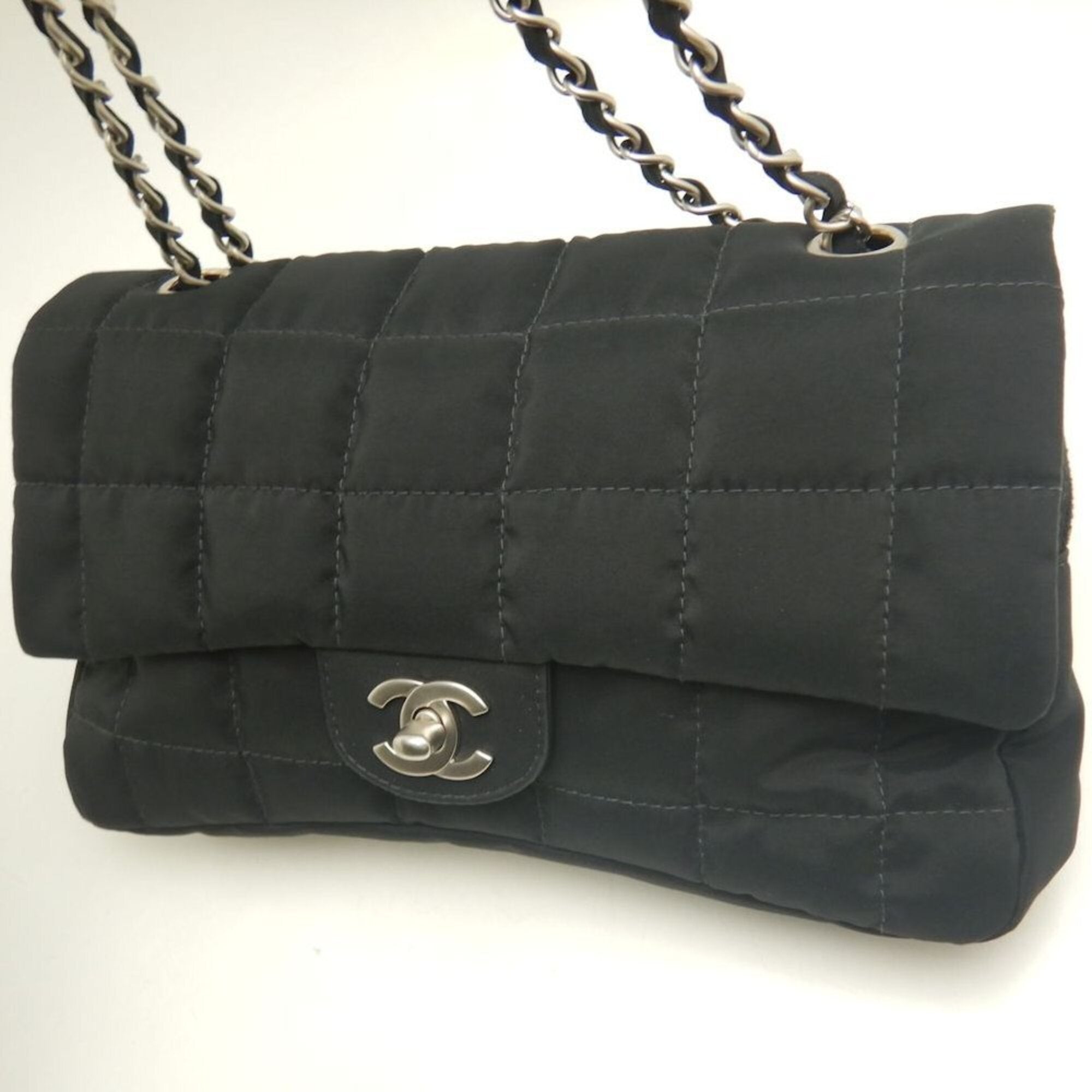Chanel Chocolate Bar Black Nylon Canvas Shoulder Bag (Pre-Owned)
