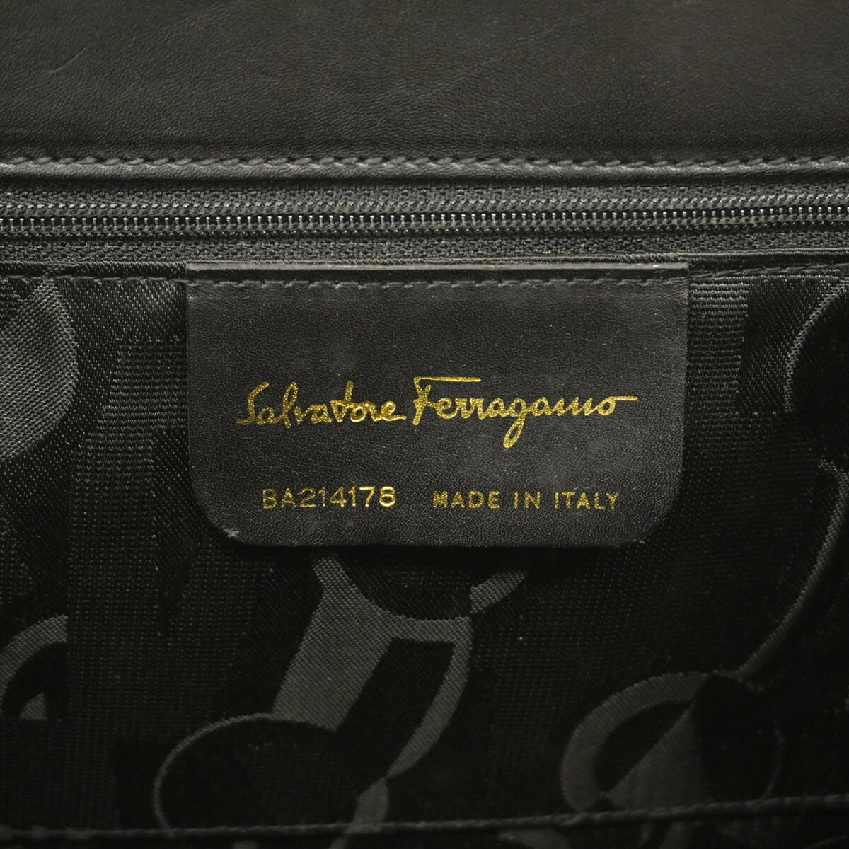Salvatore Ferragamo Black Leather Handbag (Pre-Owned)