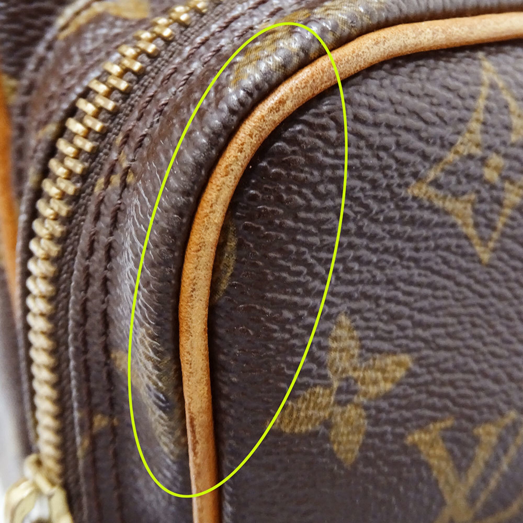 Louis Vuitton Brown Monogram Canvas Shoulder Bag (Pre-Owned)