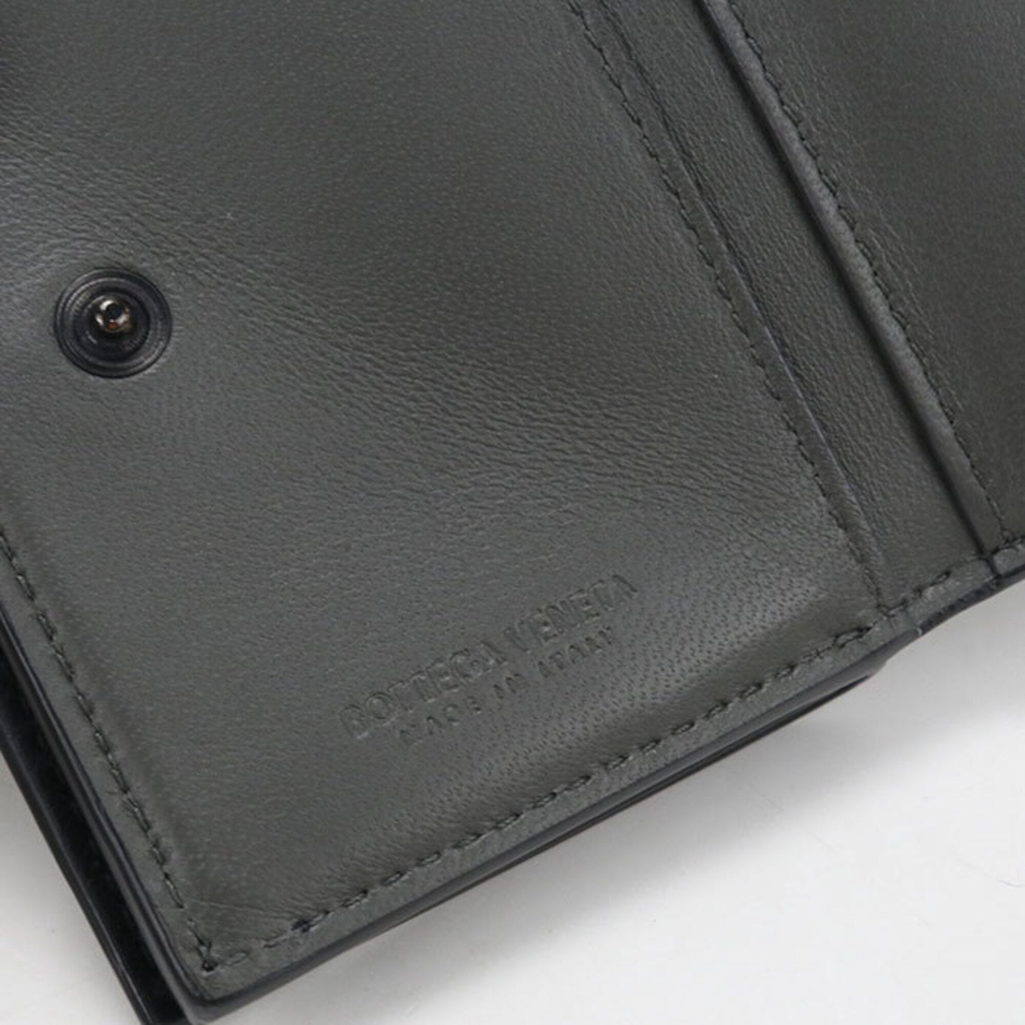 Bottega Veneta Black Leather Wallet (Tri-Fold) (Pre-Owned)