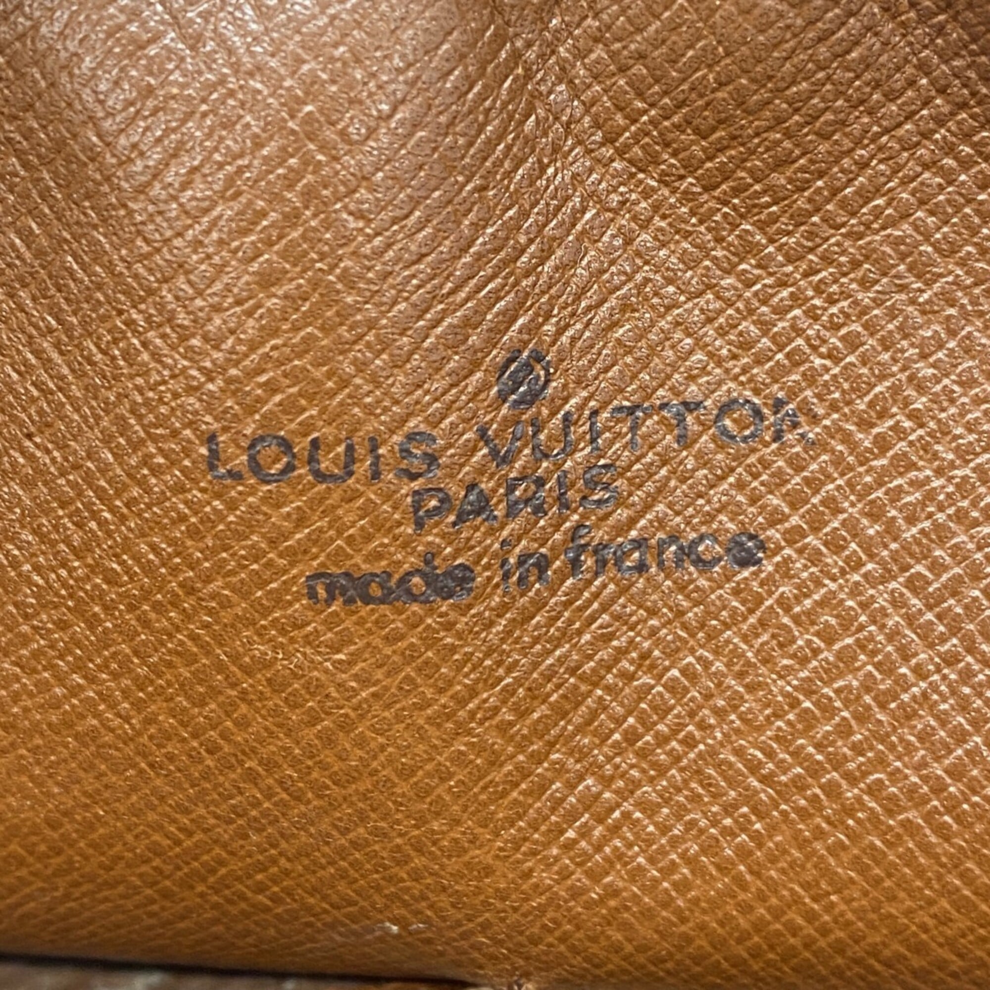 Louis Vuitton Brown Clutch Bag (Pre-Owned)