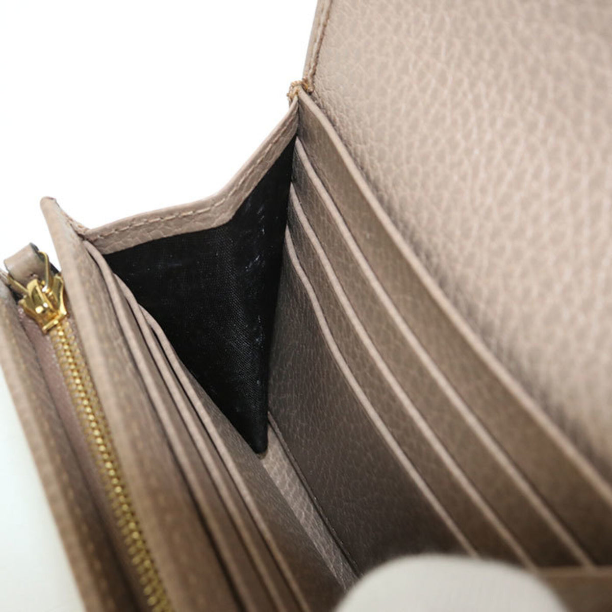 Gucci Beige Leather Wallet (Bi-Fold) (Pre-Owned)