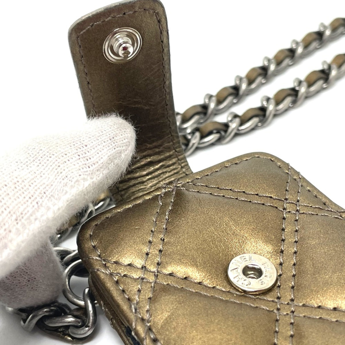 Chanel Gold Leather Shoulder Bag (Pre-Owned)