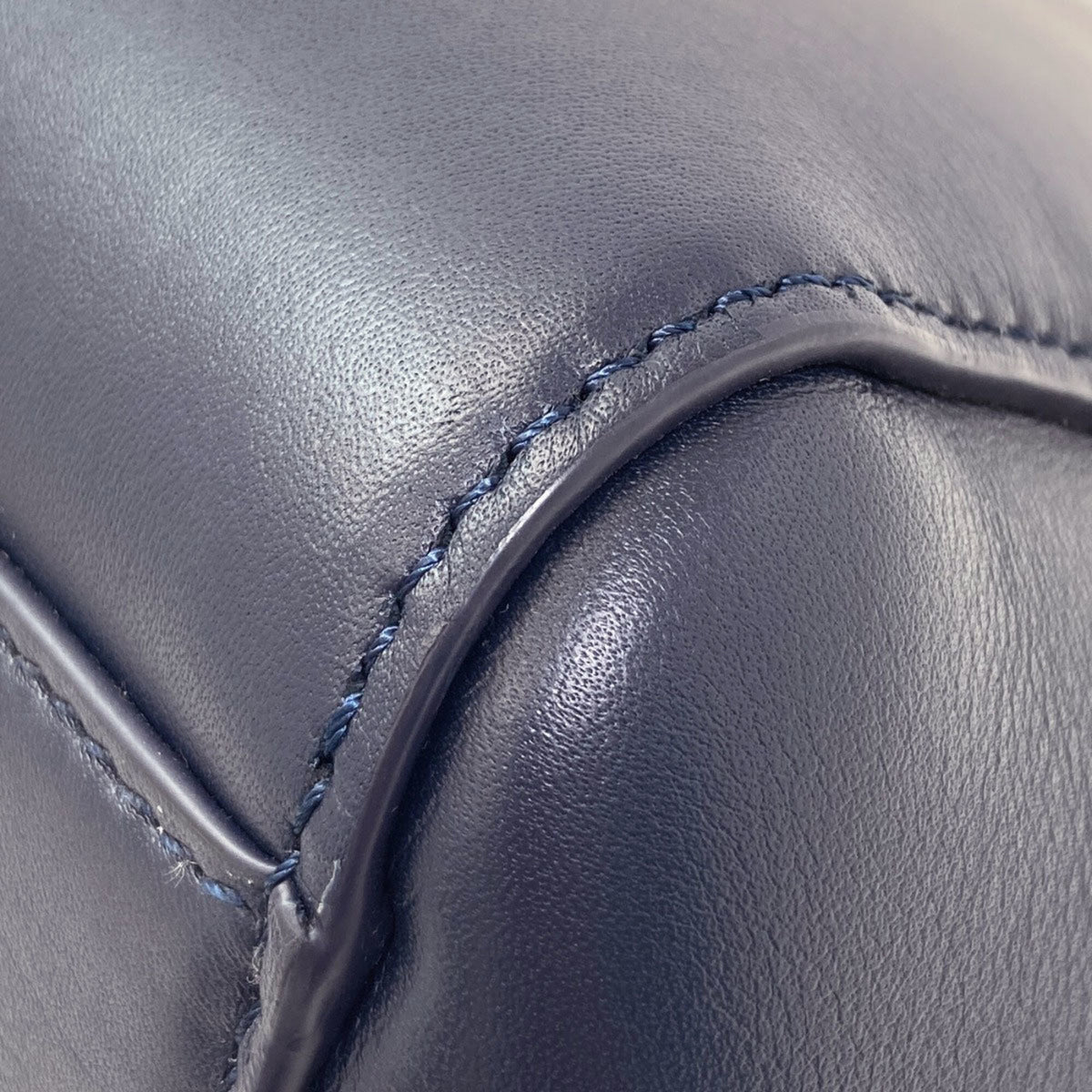 Loewe Navy Leather Handbag (Pre-Owned)