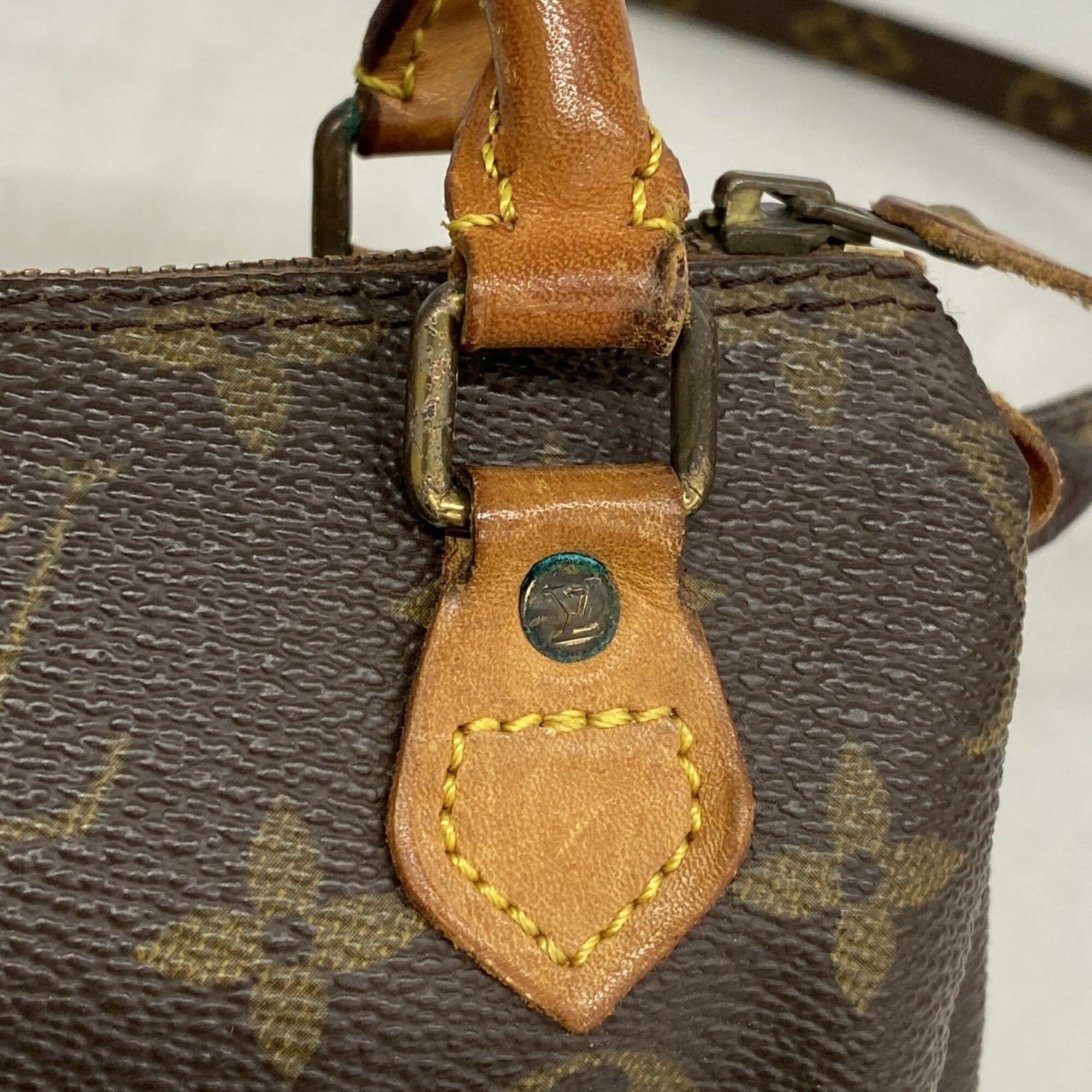 Louis Vuitton Brown Handbag (Pre-Owned)