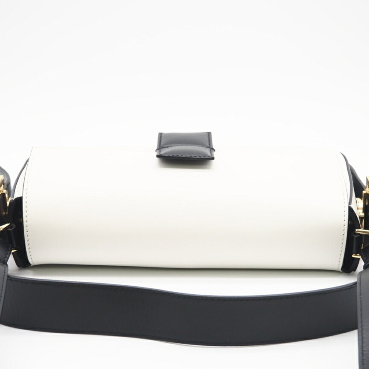 Fendi Black White Leather Shoulder Bag (Pre-Owned)