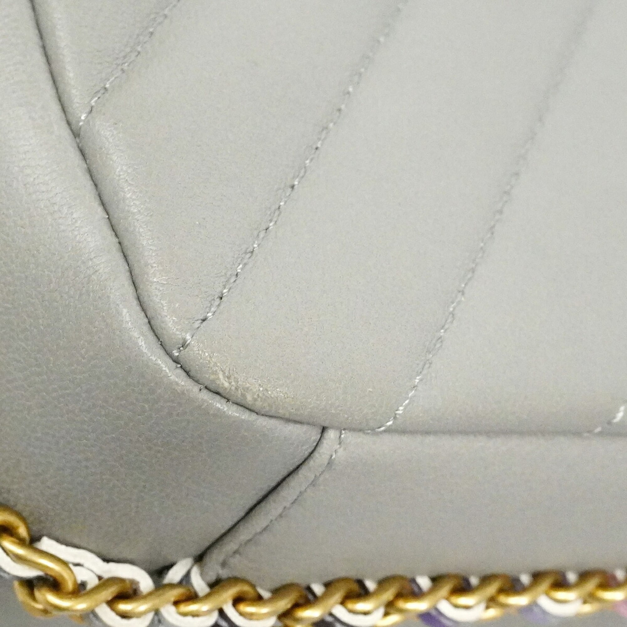 Chanel Gray Leather Shoulder Bag (Pre-Owned)