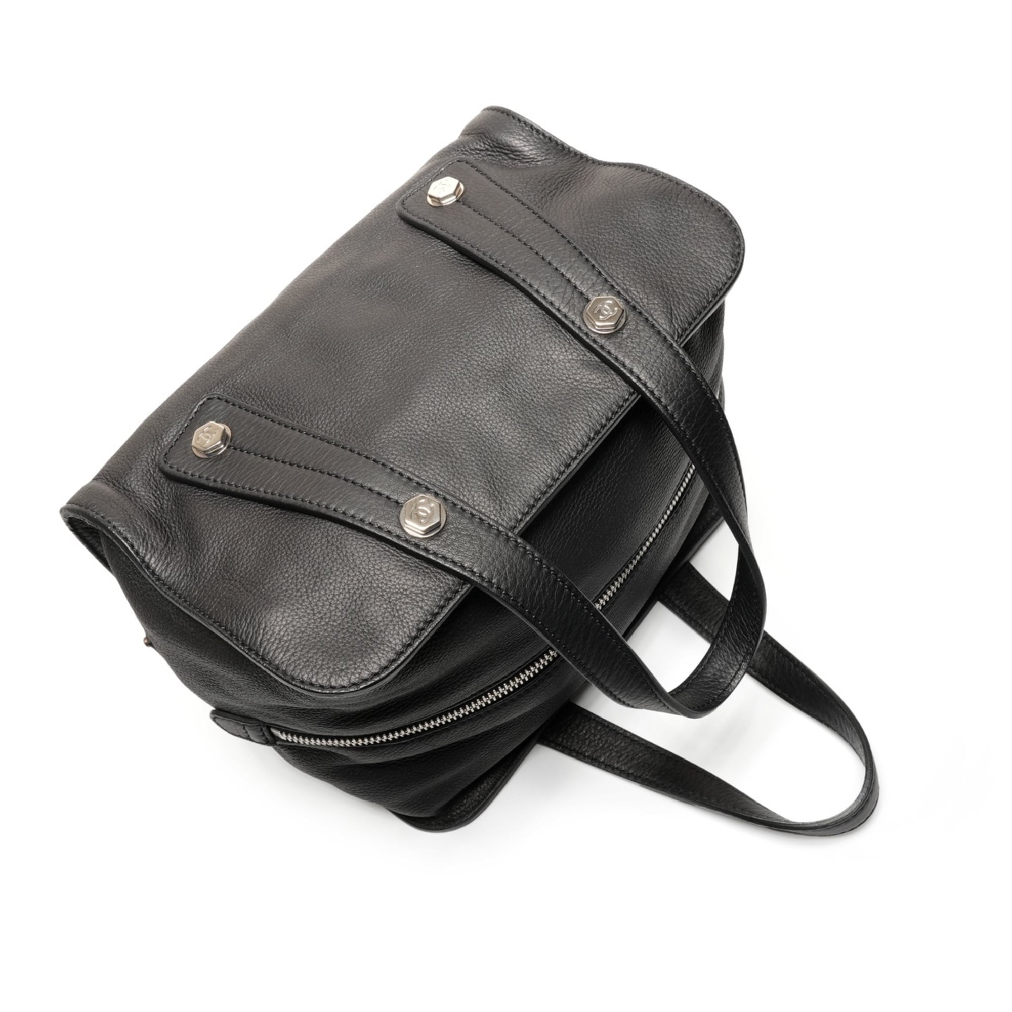 Chanel Black Leather Handbag (Pre-Owned)