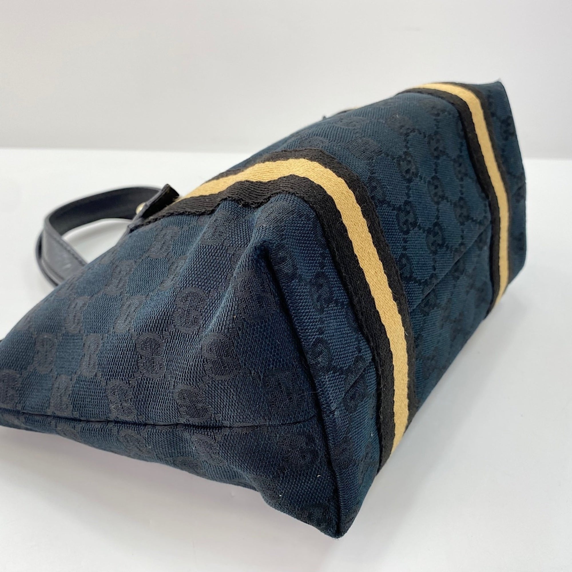 Gucci Black Handbag (Pre-Owned)