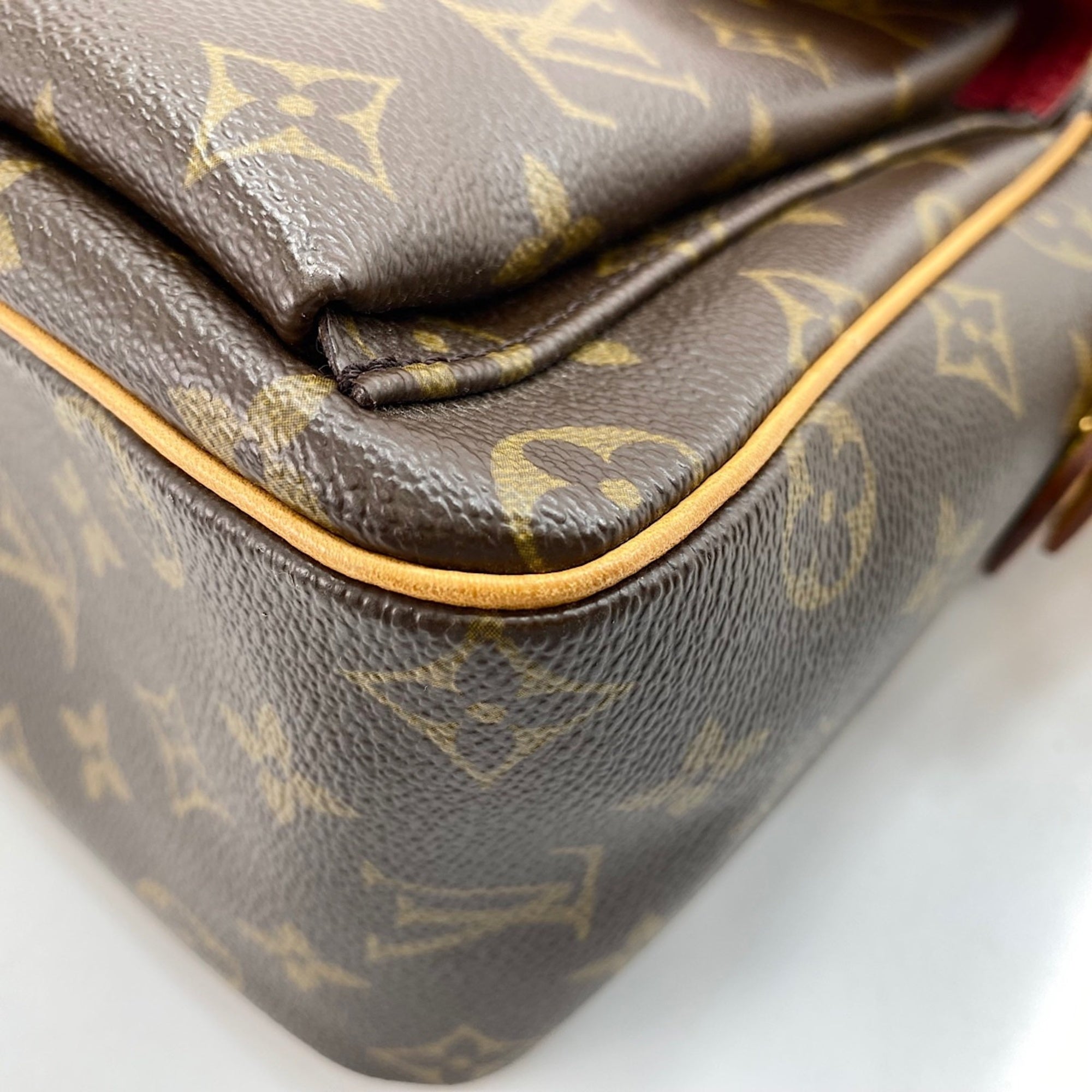 Louis Vuitton Brown Monogram Monogram Shoulder Bag (Pre-Owned)