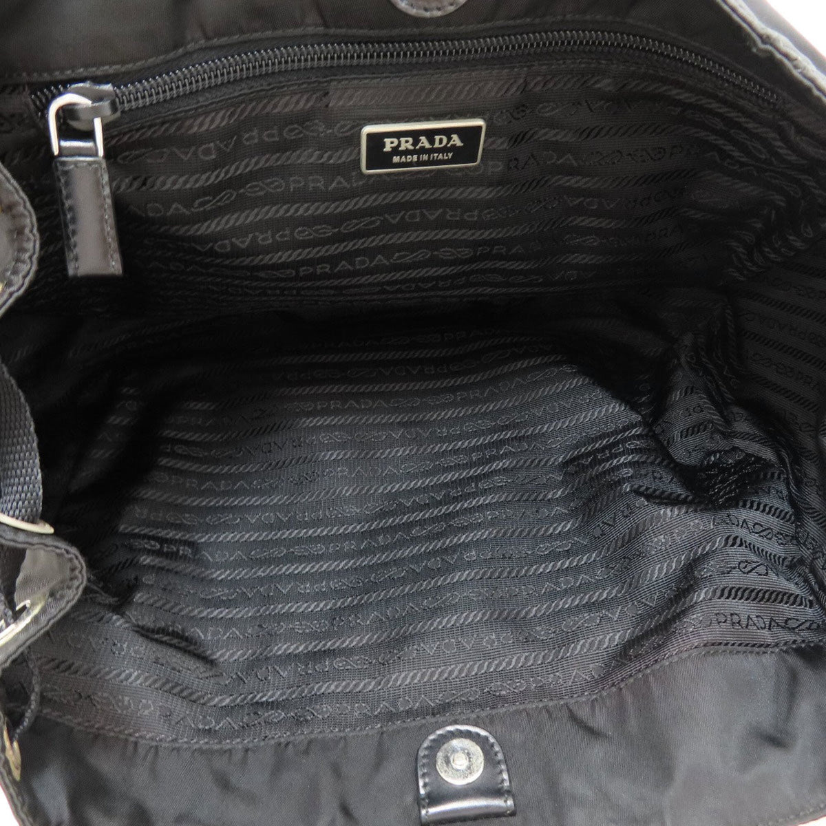 Prada Black Nylon Shoulder Bag (Pre-Owned)