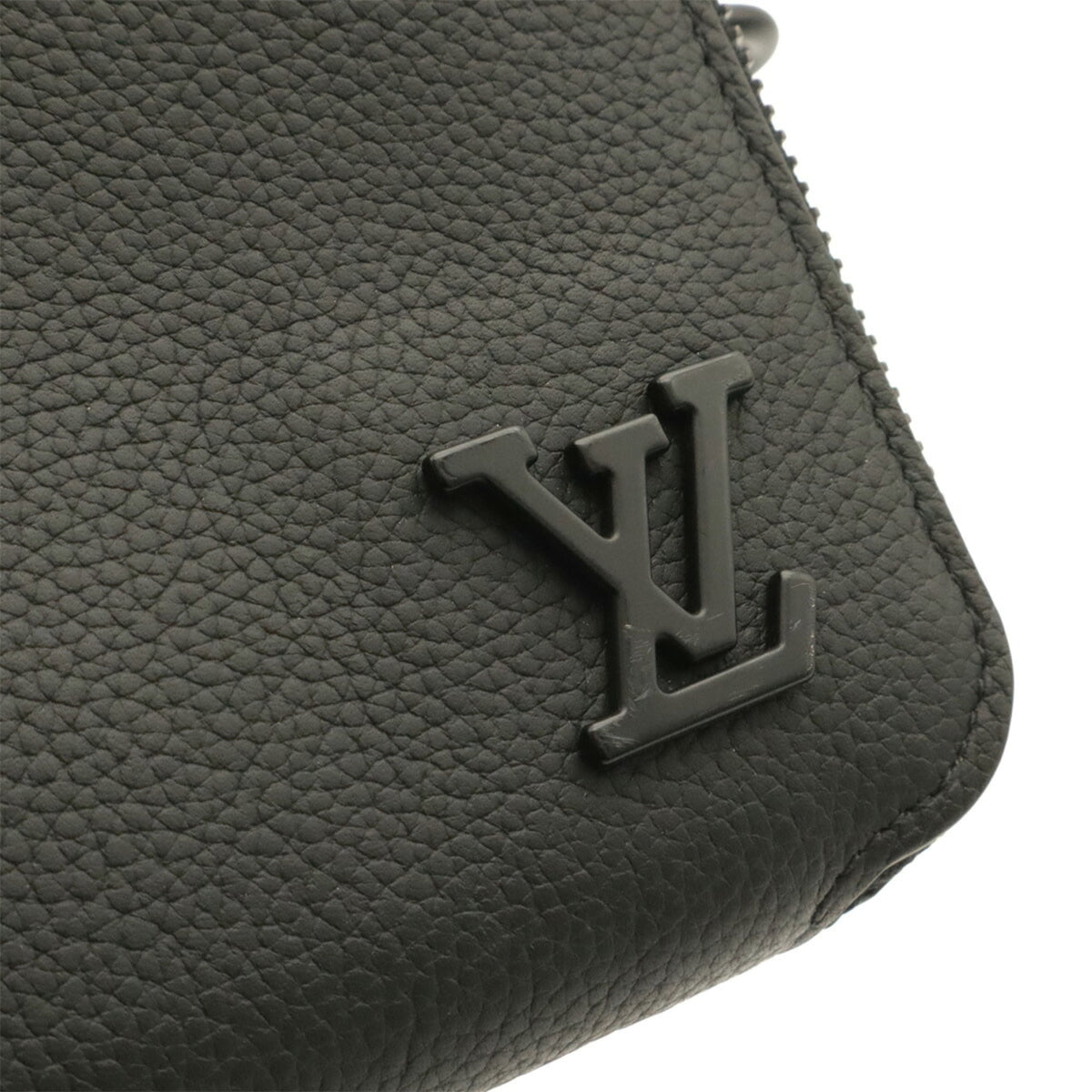 Louis Vuitton Noir Leather Clutch Bag Shoulder Bag (Pre-Owned)