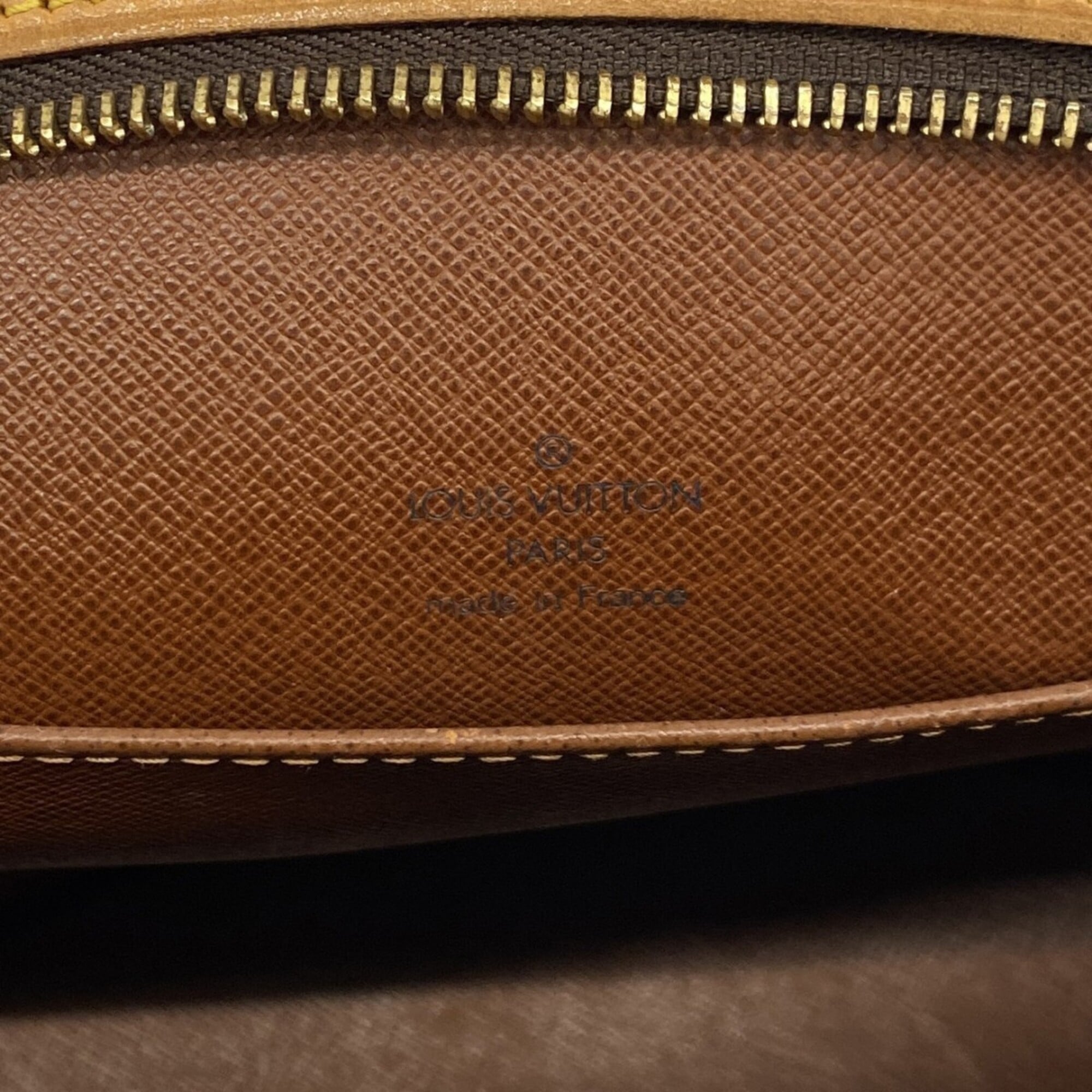 Louis Vuitton Brown Shoulder Bag (Pre-Owned)