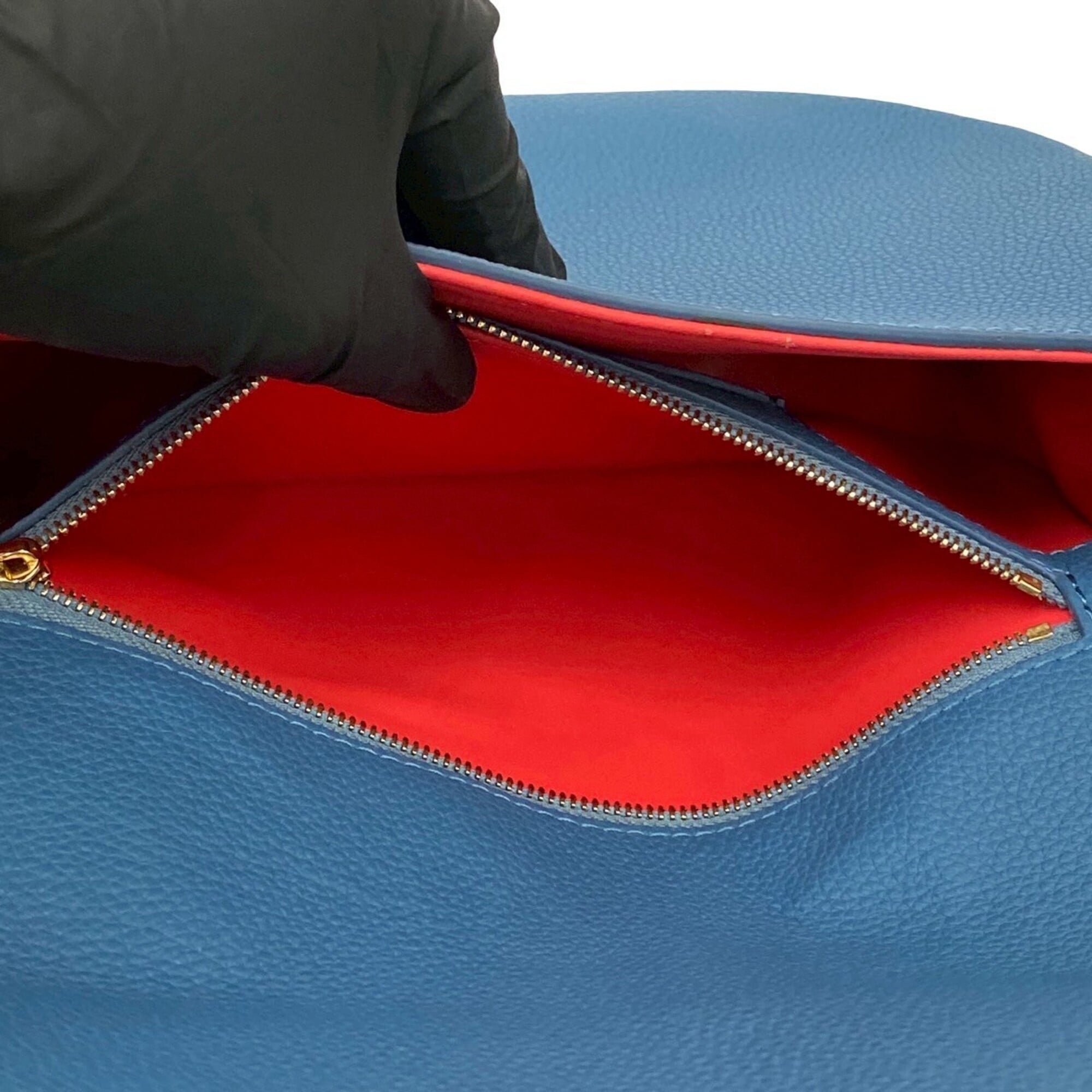 Louis Vuitton Blue Leather Pochette Shoulder Bag (Pre-Owned)