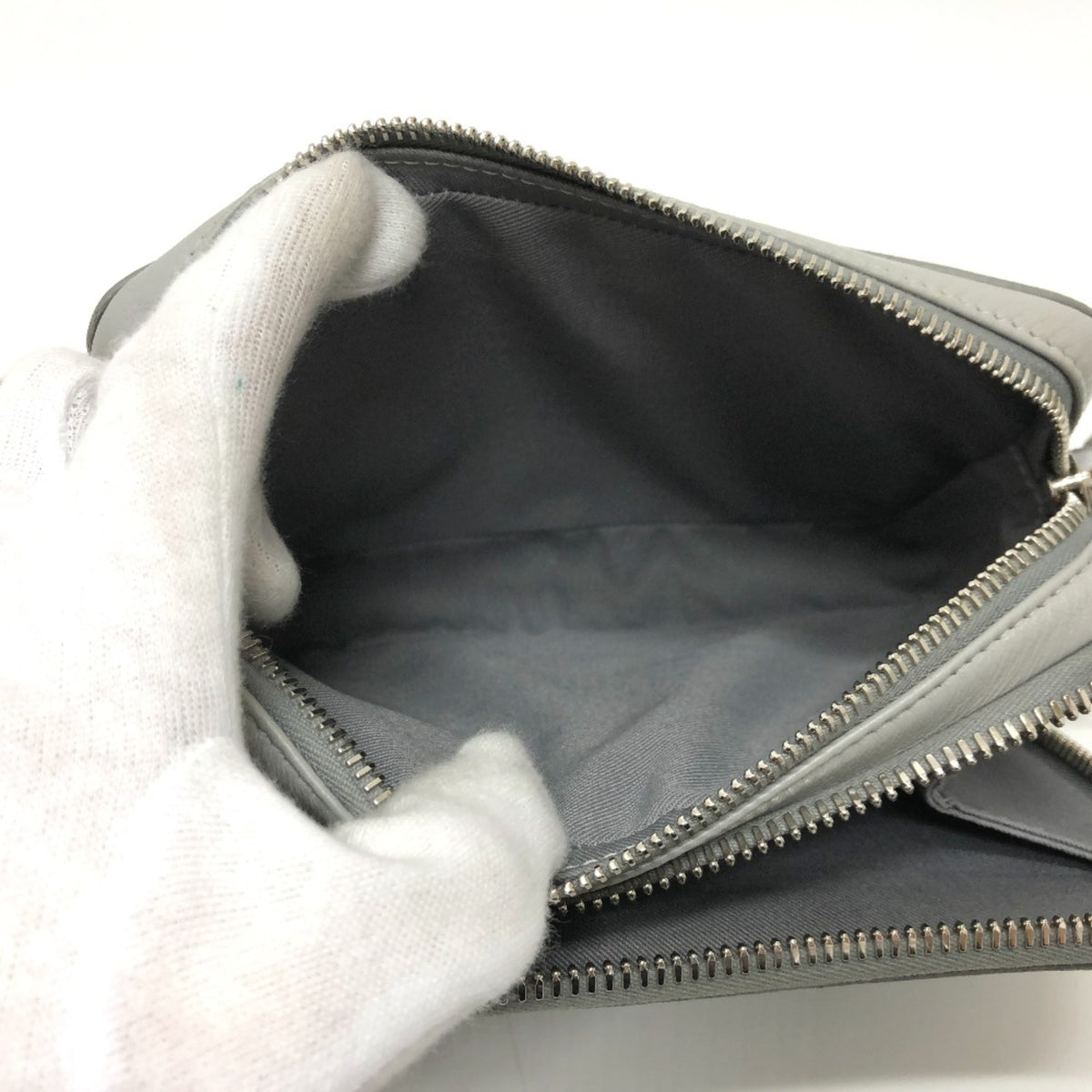 Christian Dior Gray Cloth Shoulder Bag (Pre-Owned)