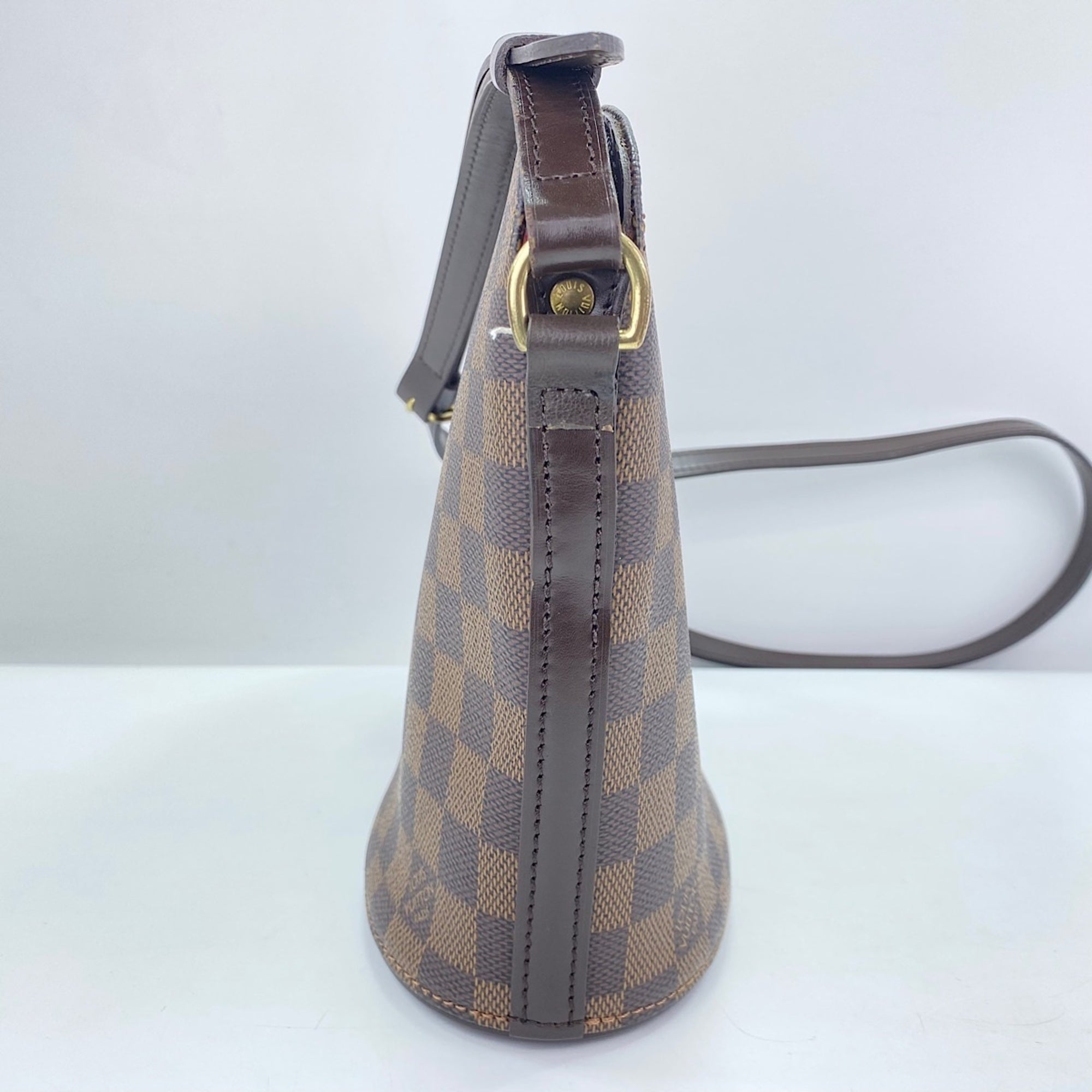 Louis Vuitton Brown Shoulder Bag (Pre-Owned)