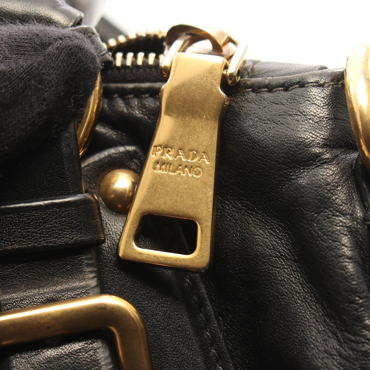 Prada Black Leather Handbag (Pre-Owned)