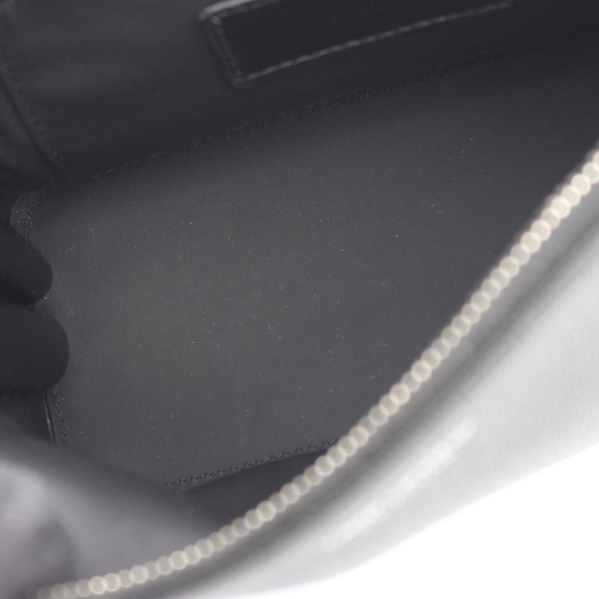 Yves Saint Laurent Black Leather Pouch (Pre-Owned)