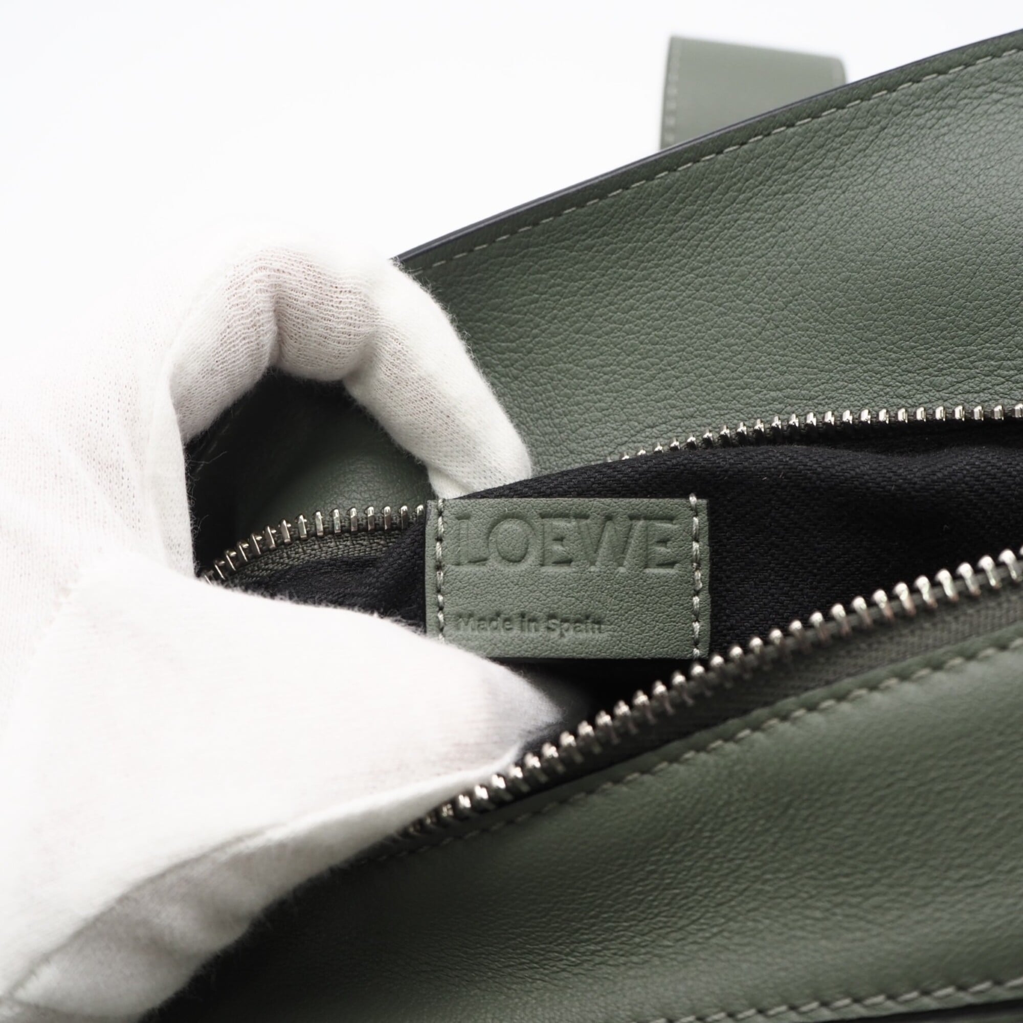 Loewe Puzzle Green Leather Sling Bag (Pre-Owned)