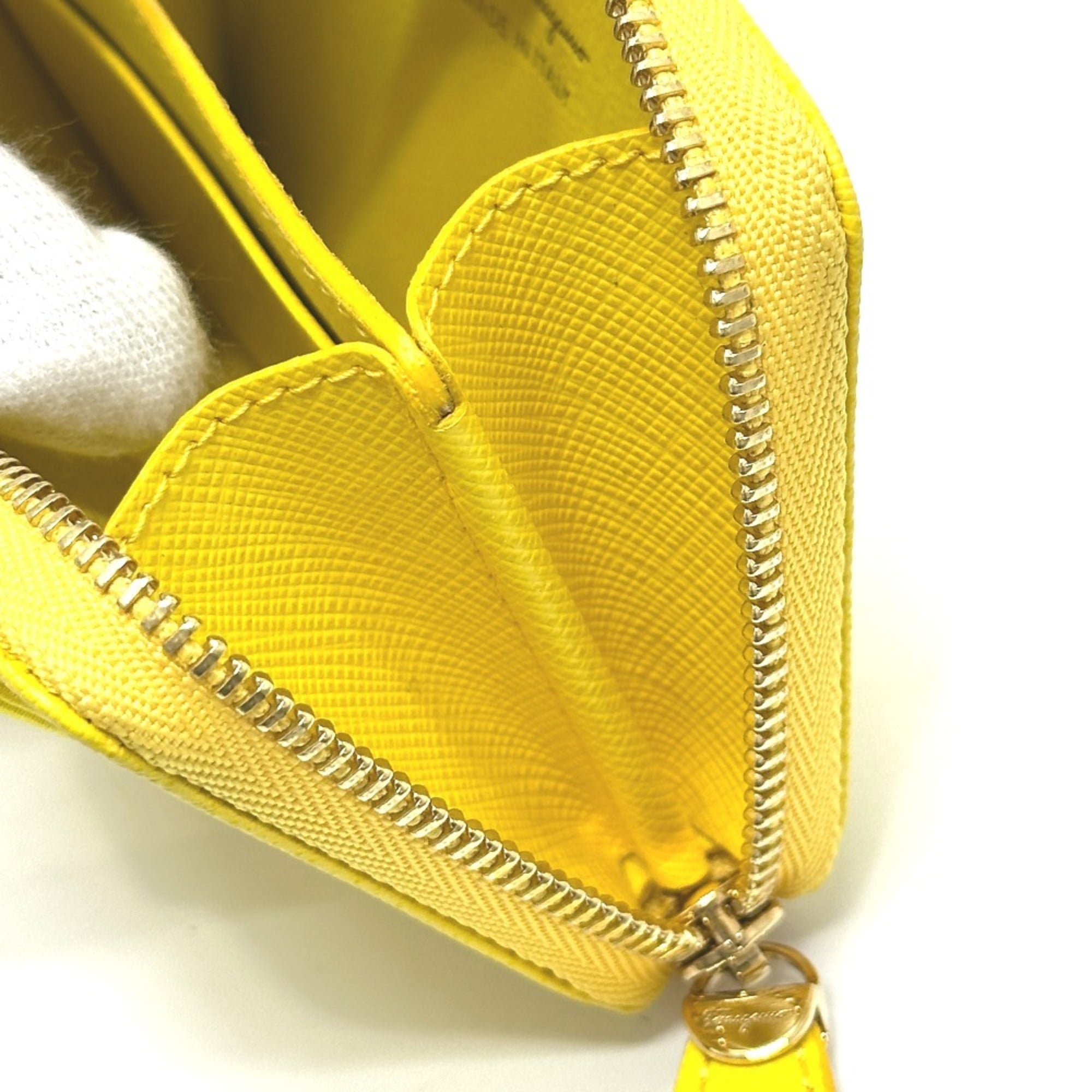 Salvatore Ferragamo Yellow Leather Coin Purse/Coin Case (Pre-Owned)