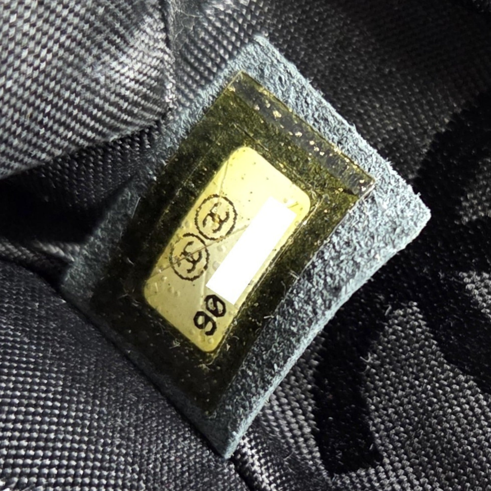 Chanel Beige Black Leather Shoulder Bag (Pre-Owned)