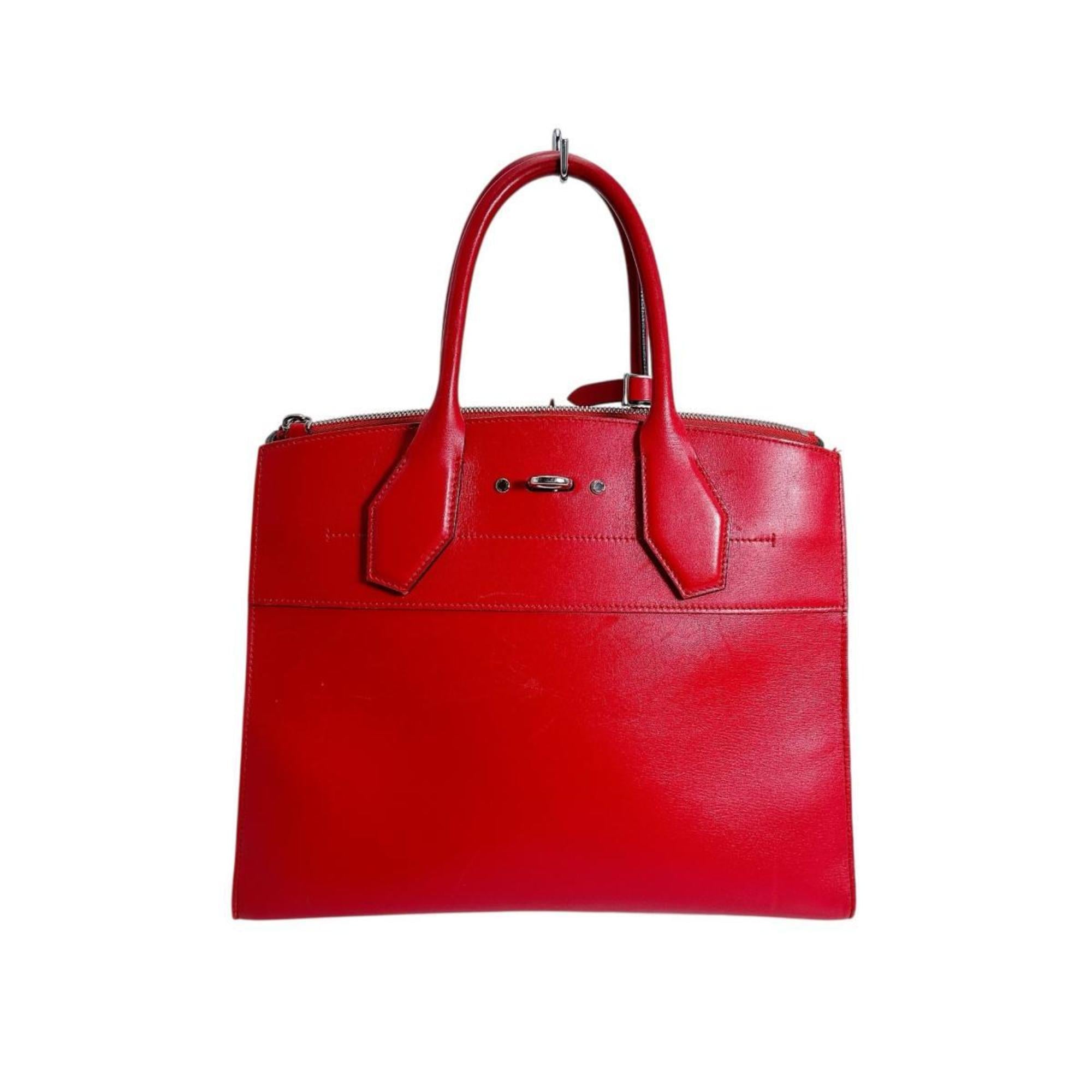 Louis Vuitton Red Color Leather Handbag (Pre-Owned)