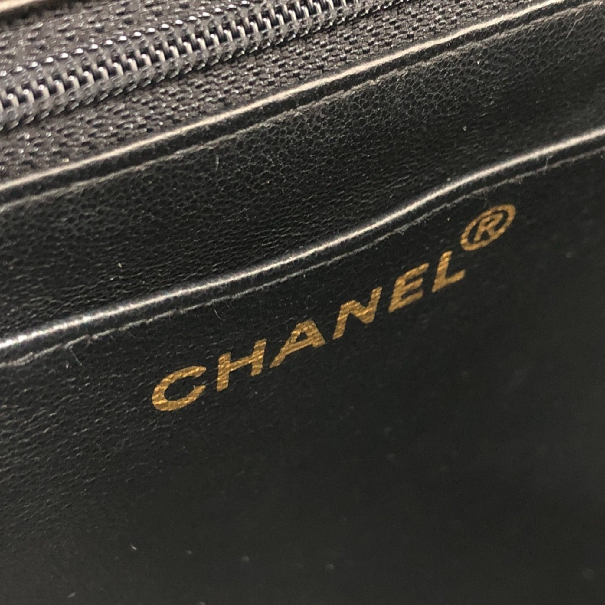 Chanel Black Leather Handbag Shoulder Bag (Pre-Owned)