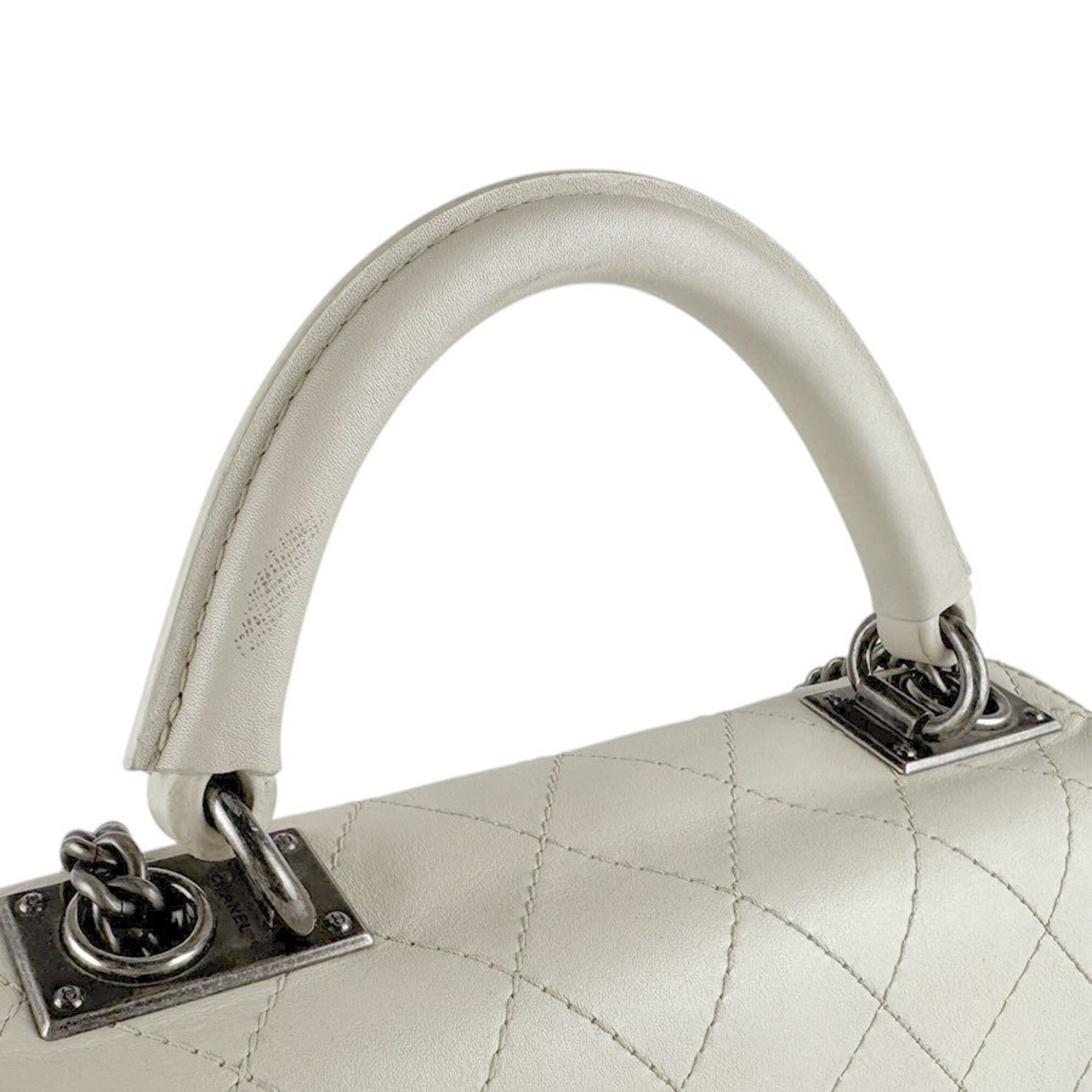 Chanel Ivory Leather Handbag Shoulder Bag (Pre-Owned)