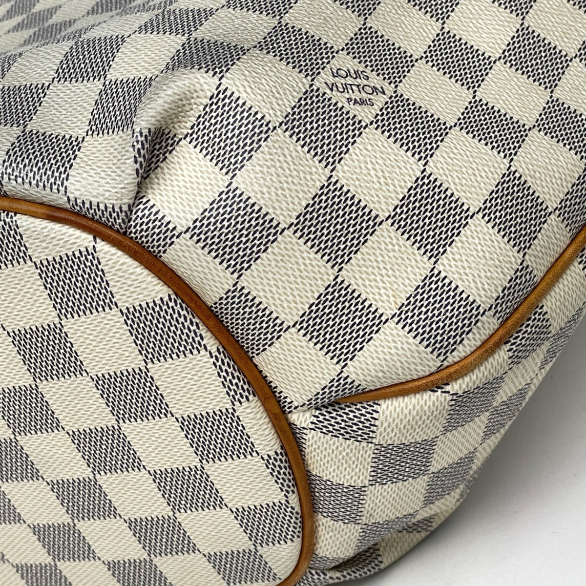 Louis Vuitton White Damier Azur Handbag (Pre-Owned)