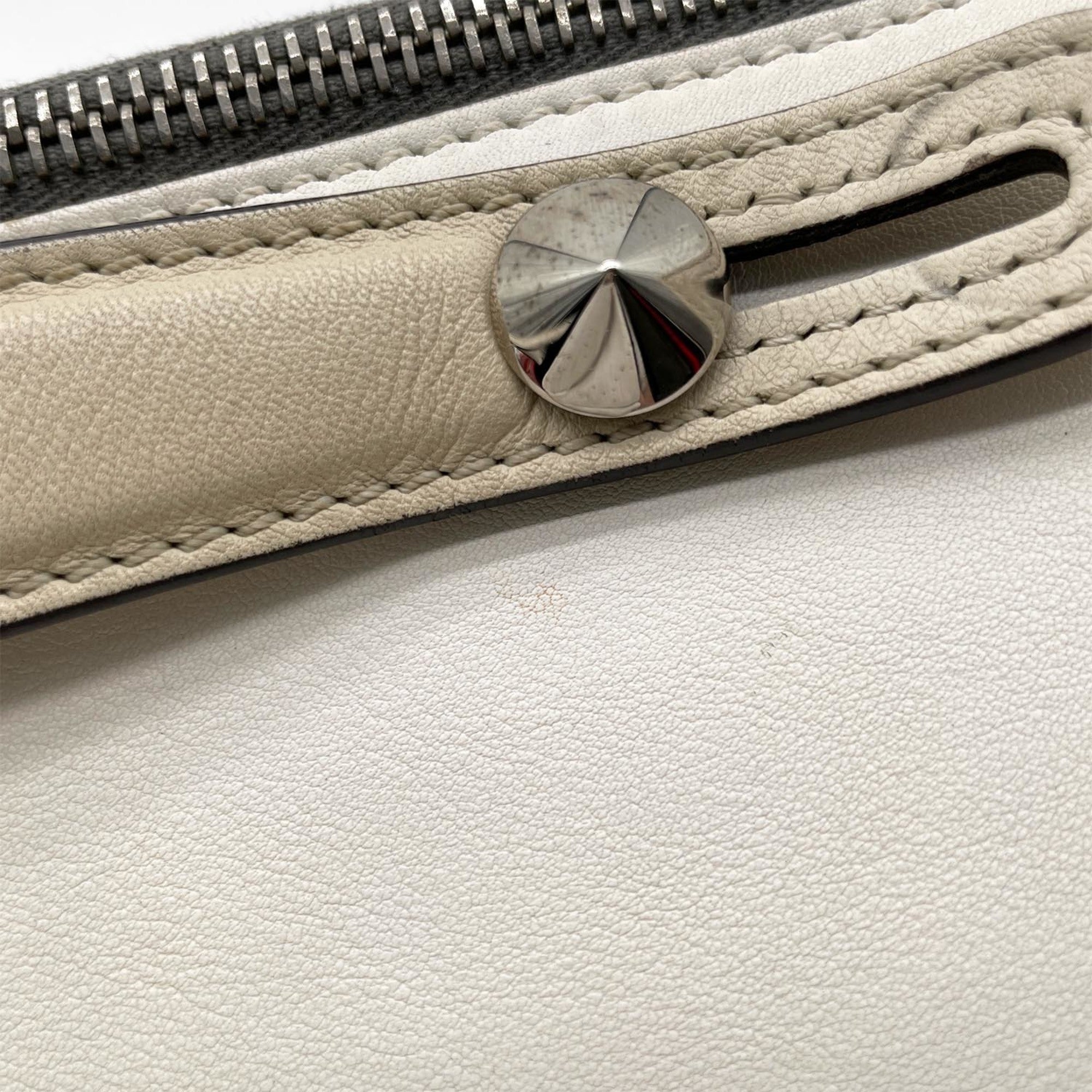 Fendi White Leather Handbag (Pre-Owned)