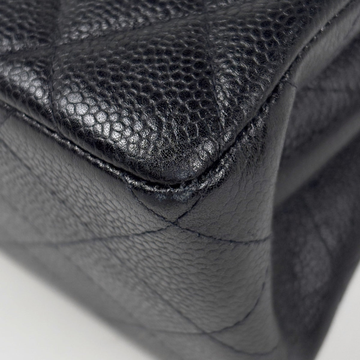 Chanel Matelasse Black Grained Calfskin Handbag (Pre-Owned)