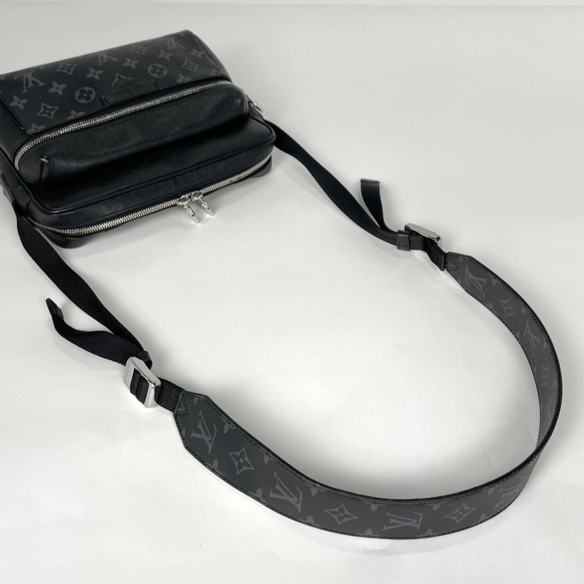 Louis Vuitton Black Noir Taigarama Monogram Eclipse Shoulder Bag (Pre-Owned)