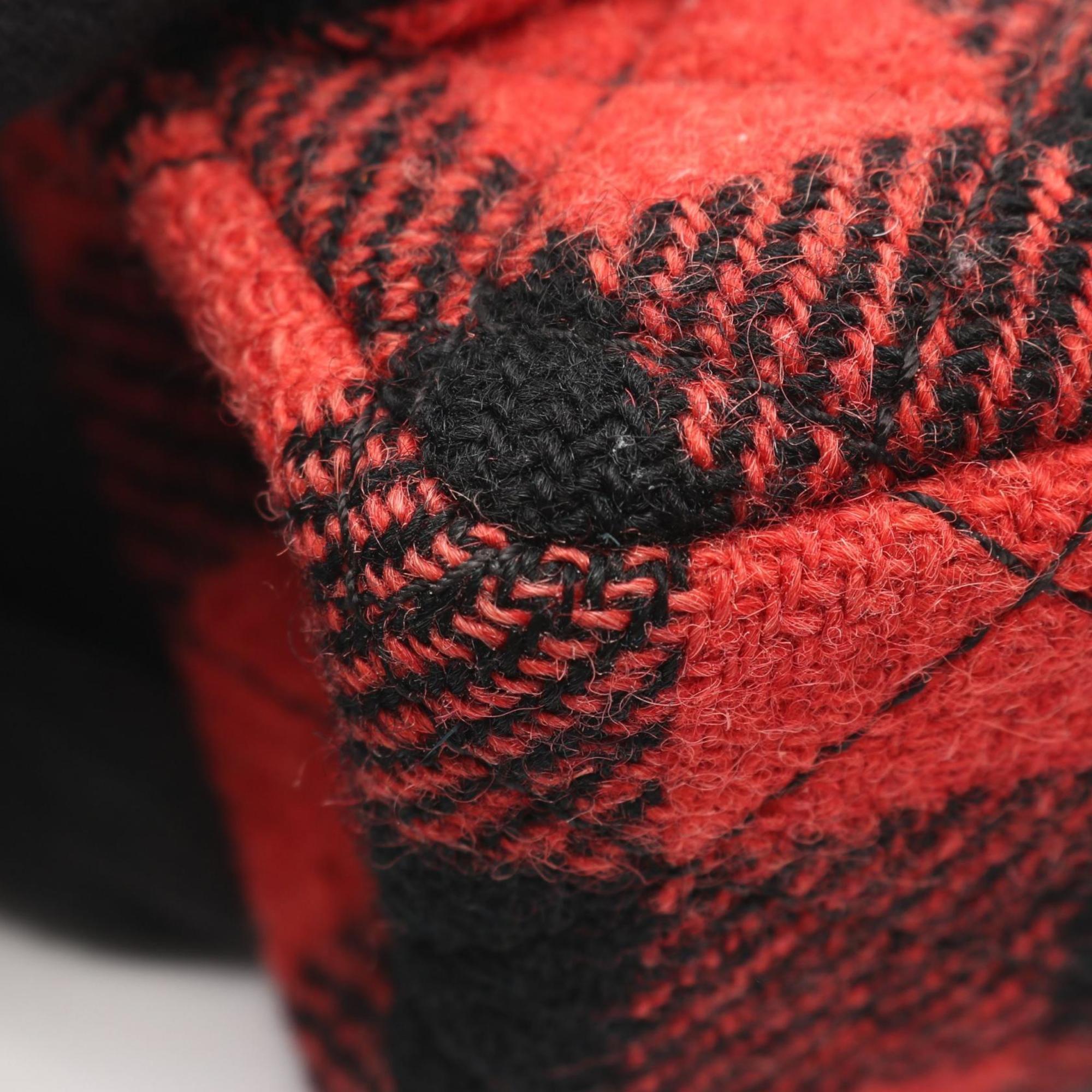 Chanel Black Red Color Wool Shoulder Bag (Pre-Owned)