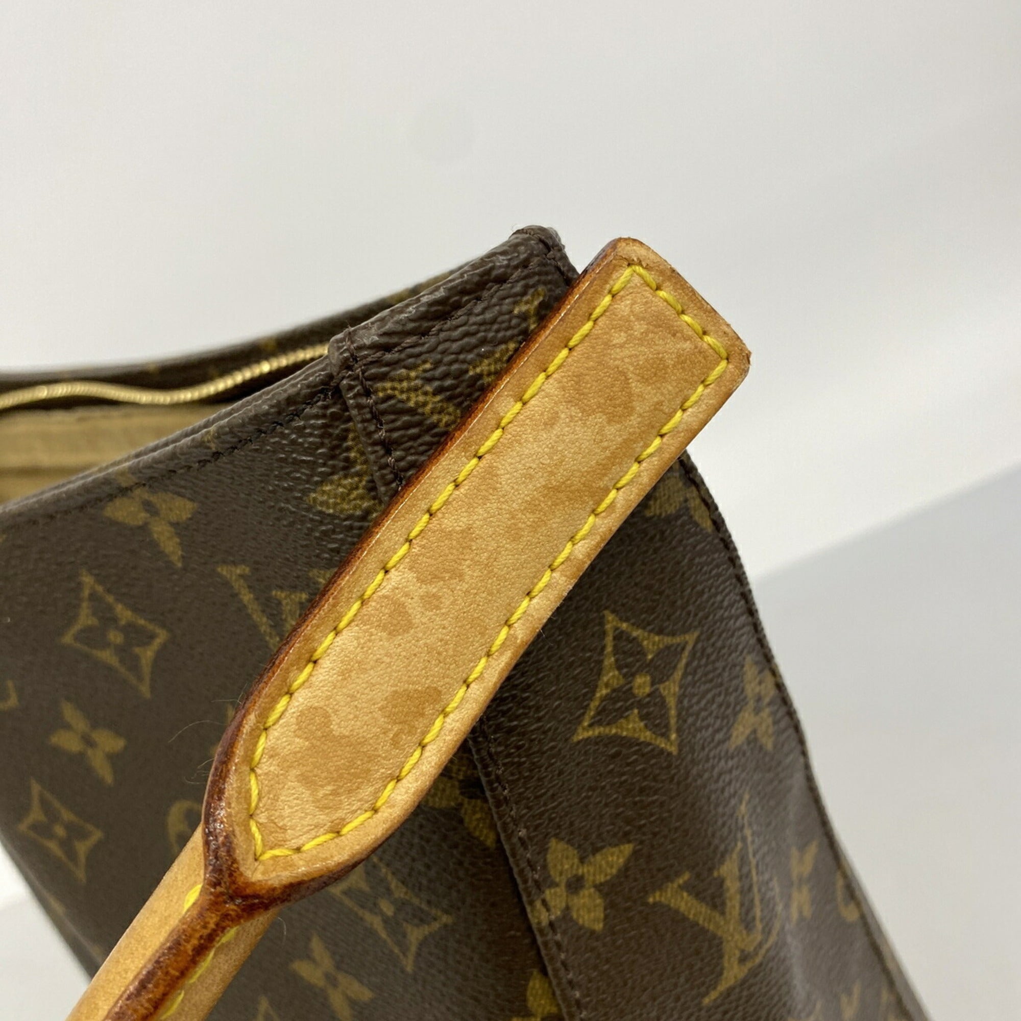 Louis Vuitton Brown Shoulder Bag (Pre-Owned)
