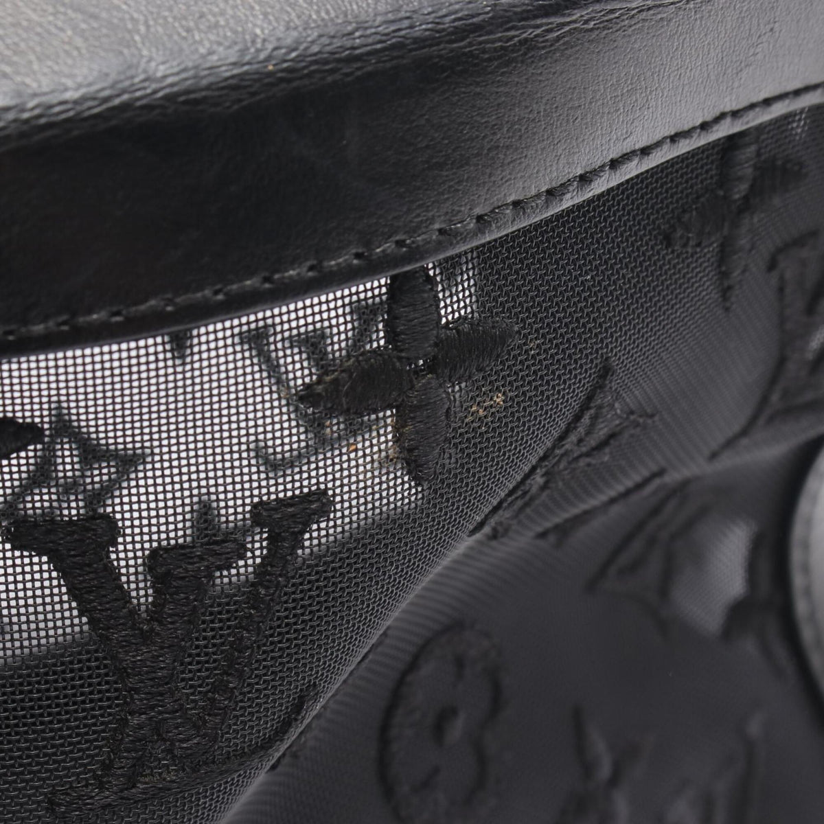 Louis Vuitton Black Mesh Leather Handbag Shoulder Bag (Pre-Owned)