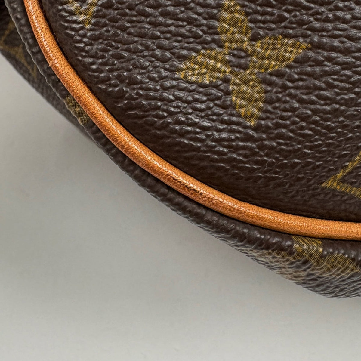 Louis Vuitton Monogram Brown Monogram Shoulder Bag (Pre-Owned)