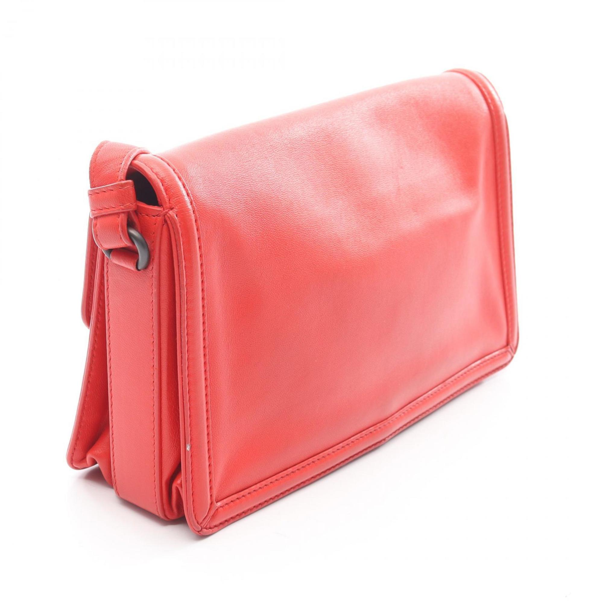 Bottega Veneta Red Color Leather Shoulder Bag (Pre-Owned)