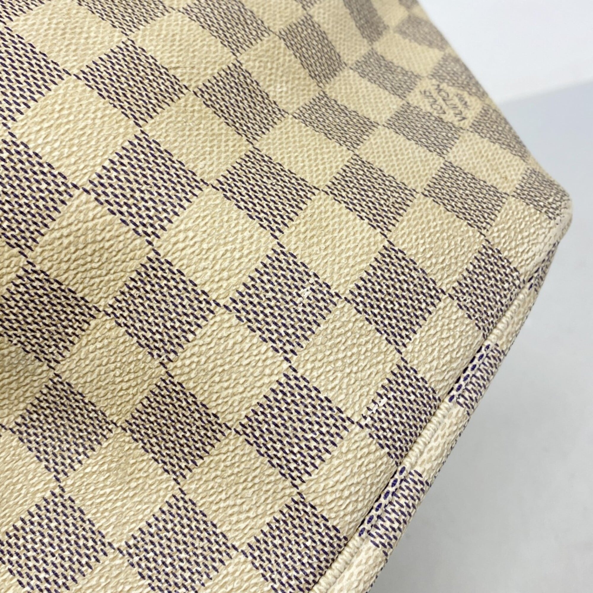 Louis Vuitton White Tote Bag (Pre-Owned)