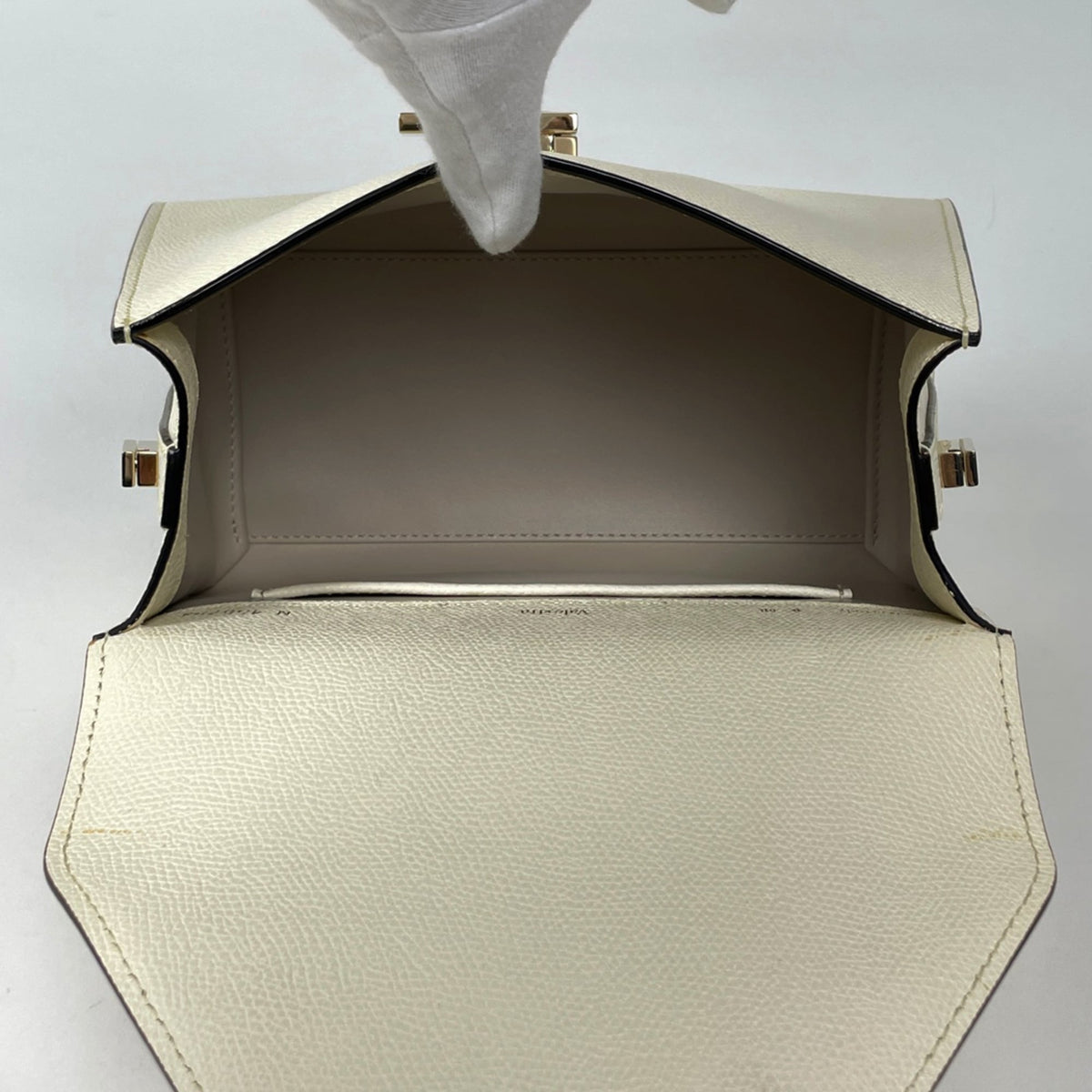 Valextra Ivory Leather Handbag (Pre-Owned)