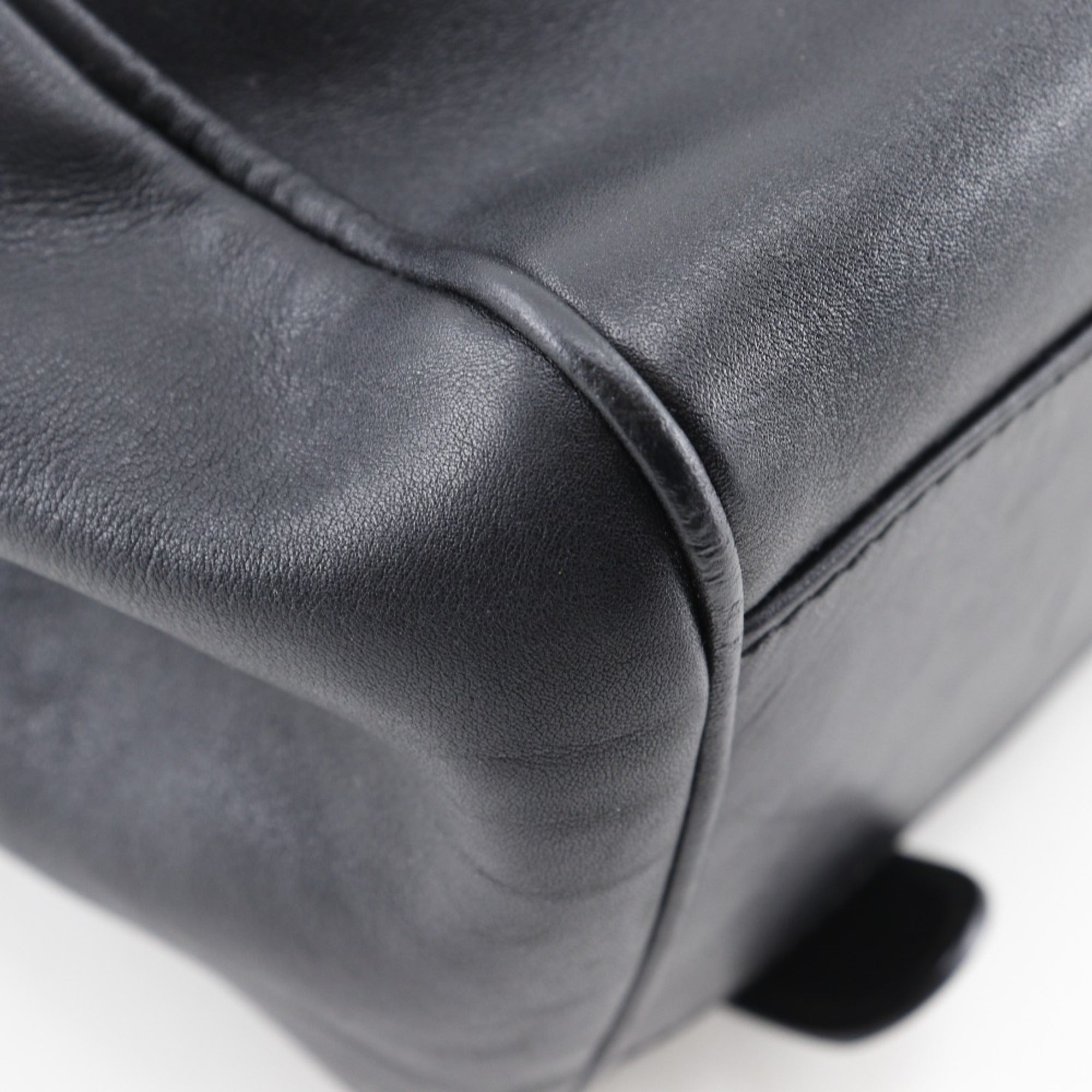 Gucci Black Leather Backpack (Pre-Owned)
