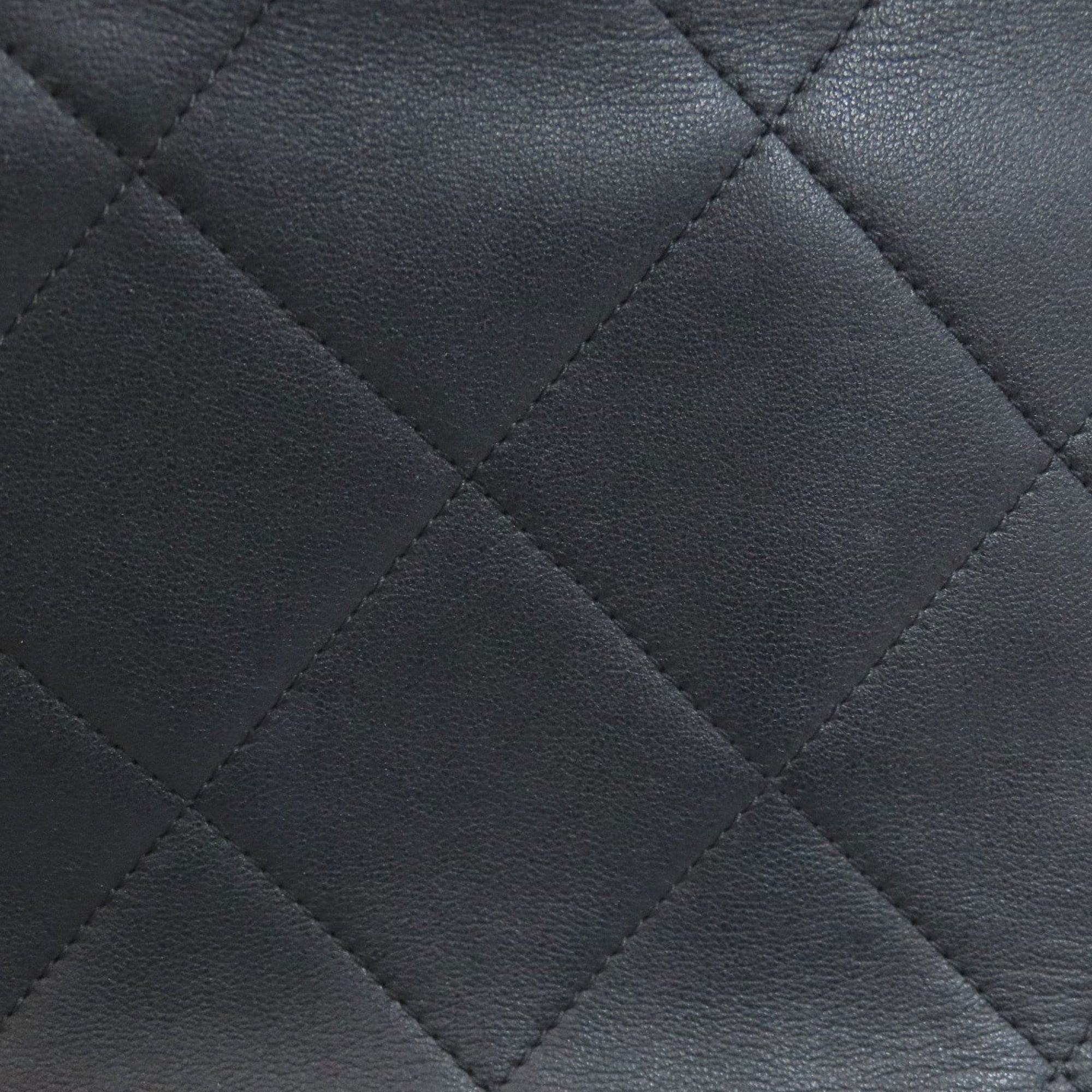 Chanel Black Leather Tote Bag (Pre-Owned)